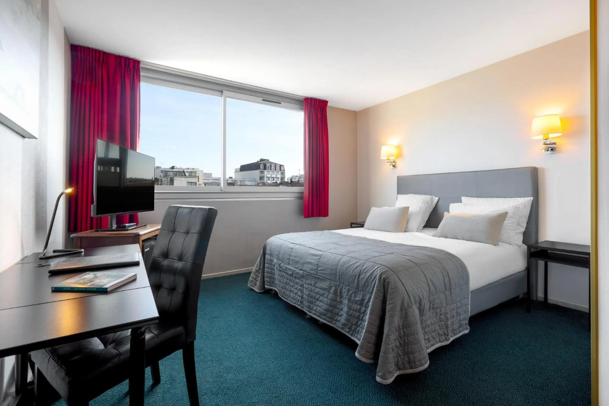 Bed in Bristol Logis Cit'Hotel Périgueux Centre