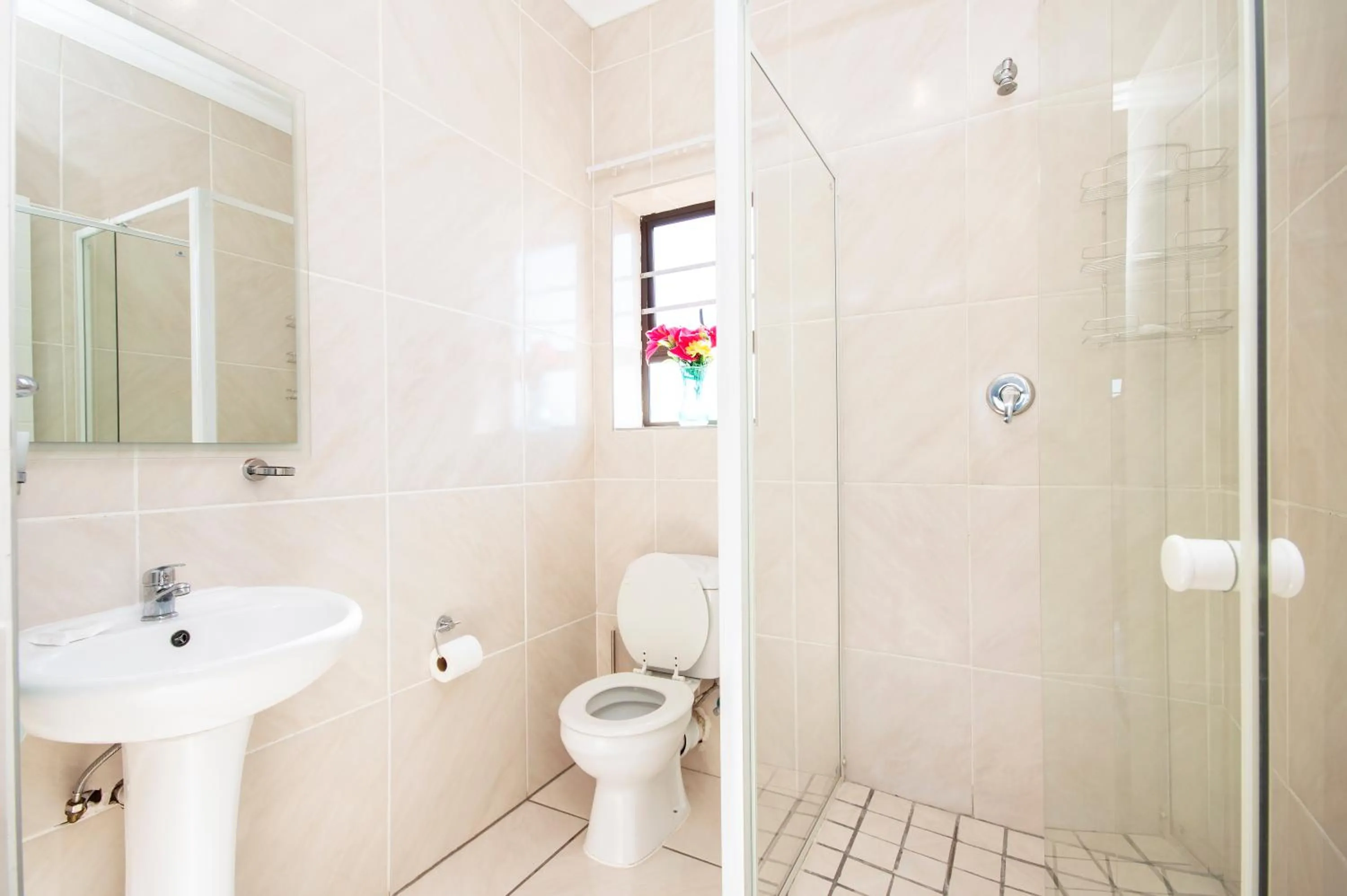 Shower in King Guest Lodge