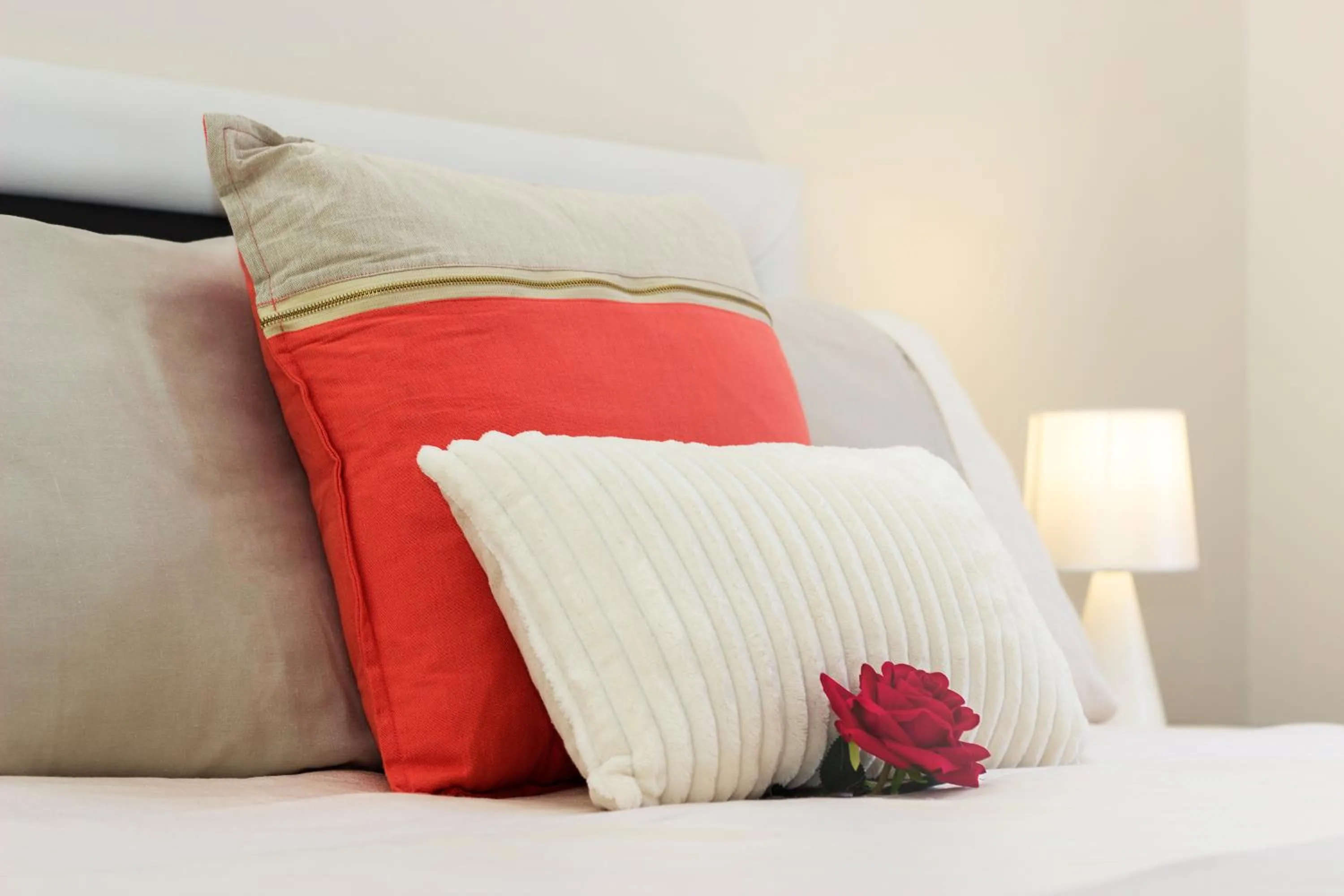 Decorative detail, Bed in King Guest Lodge