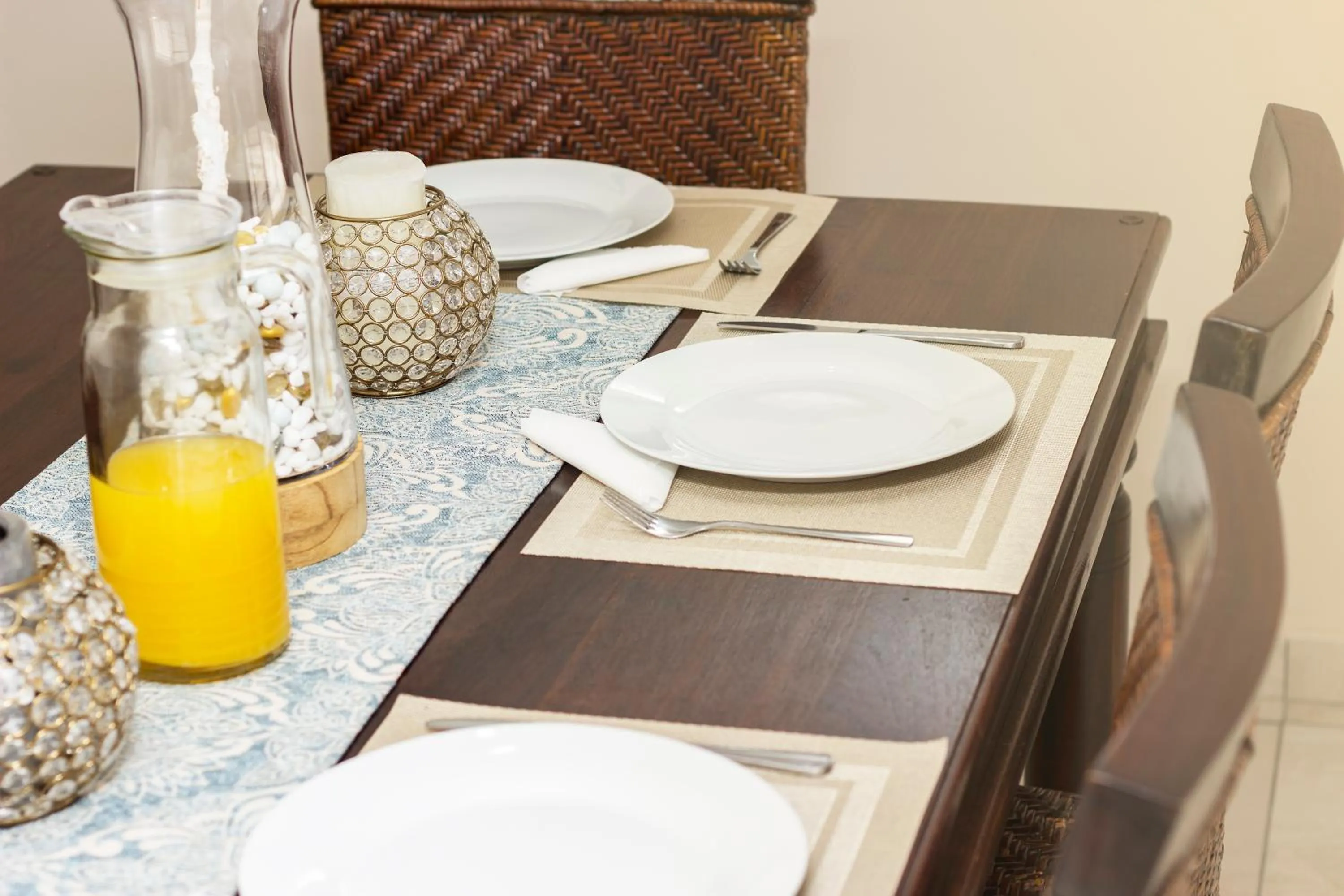Dining area in King Guest Lodge