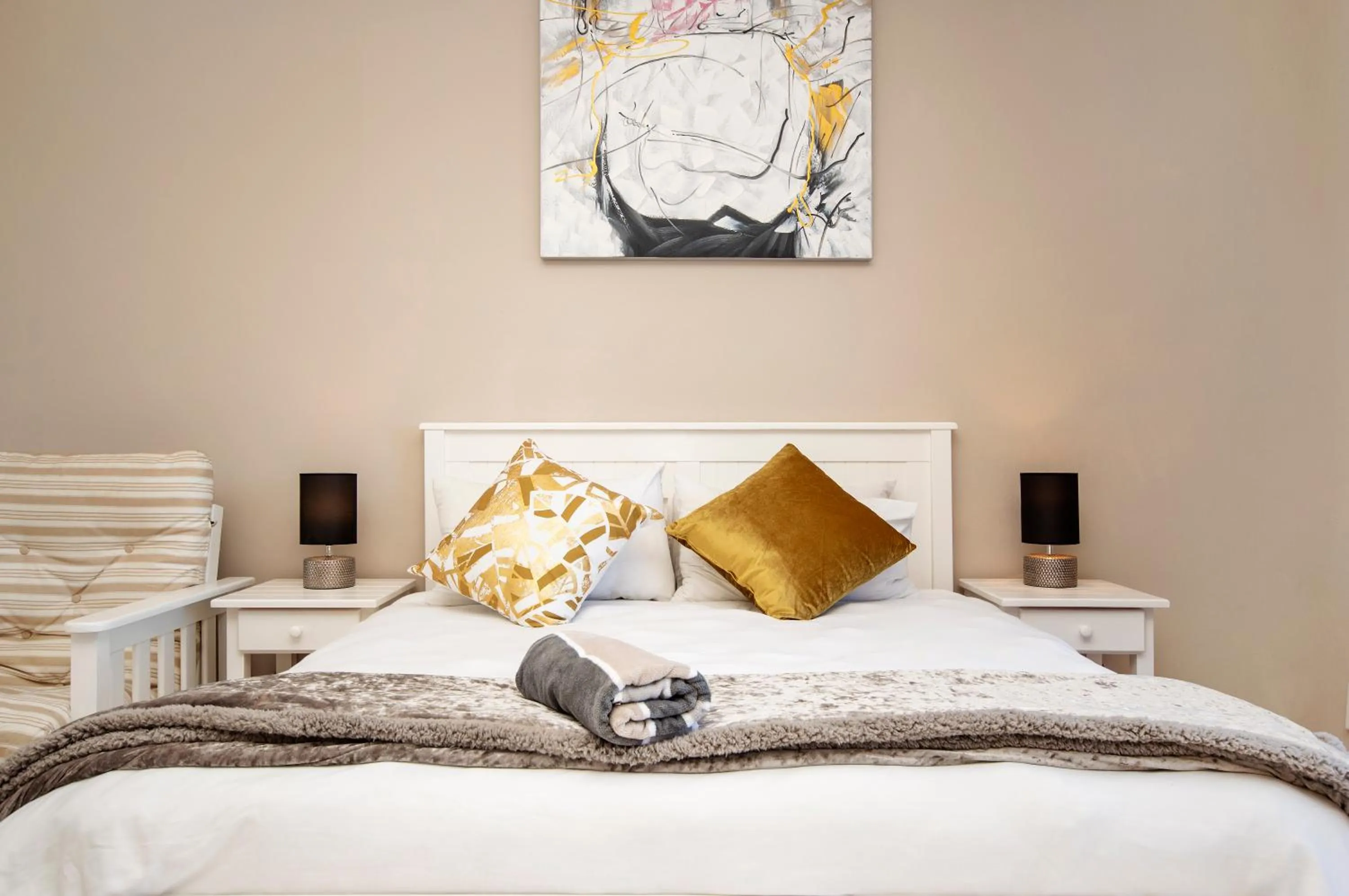 Bed in King Guest Lodge