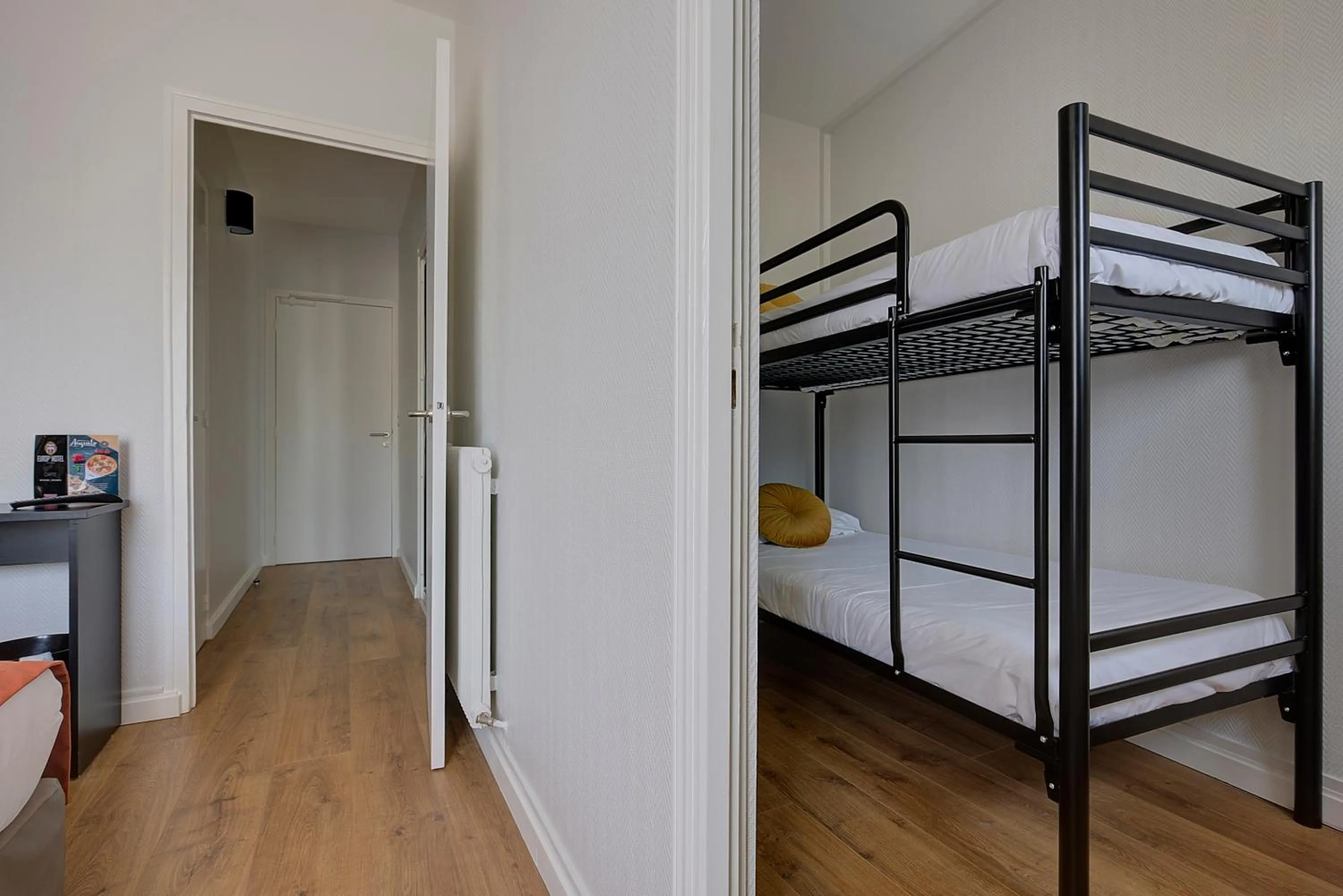 Bedroom, Bed in Brit Hotel Europ Bergerac