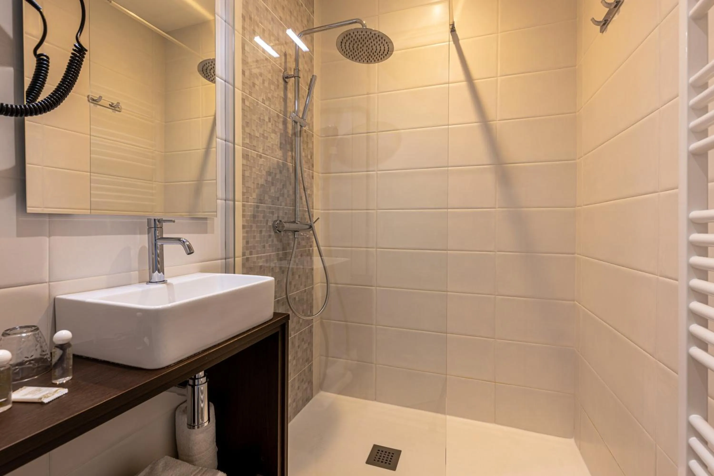 Bathroom in Brit Hotel Europ Bergerac