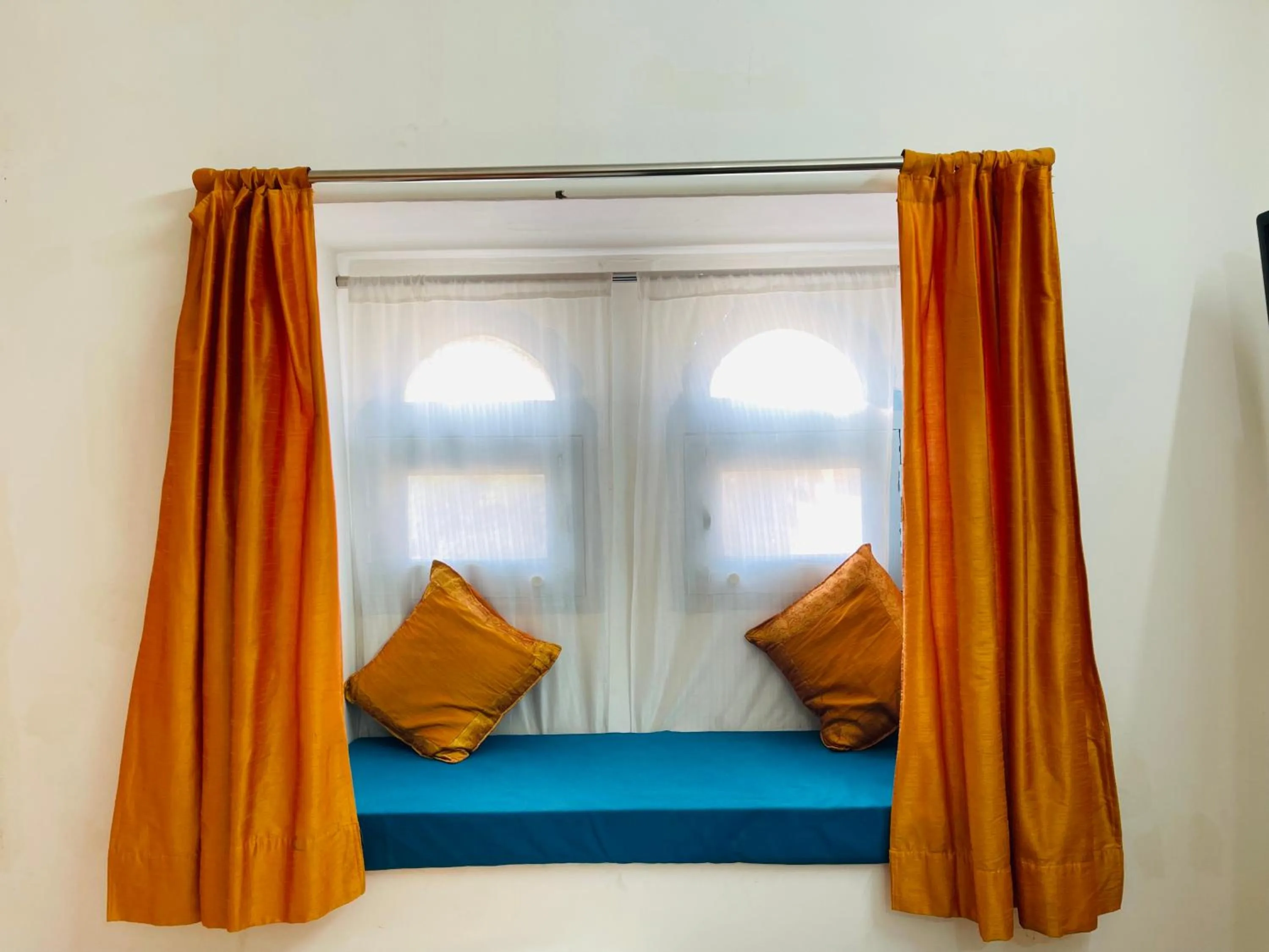 Seating area, Bed in Jaisalmer Hostel Crowd