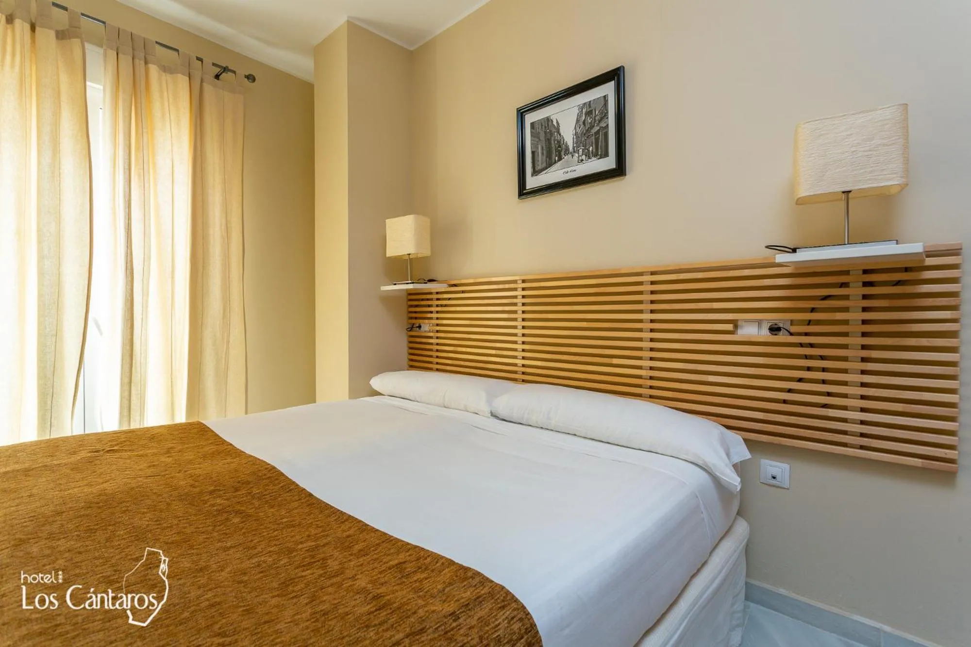 Bedroom, Bed in Apartamentos Los Cantaros