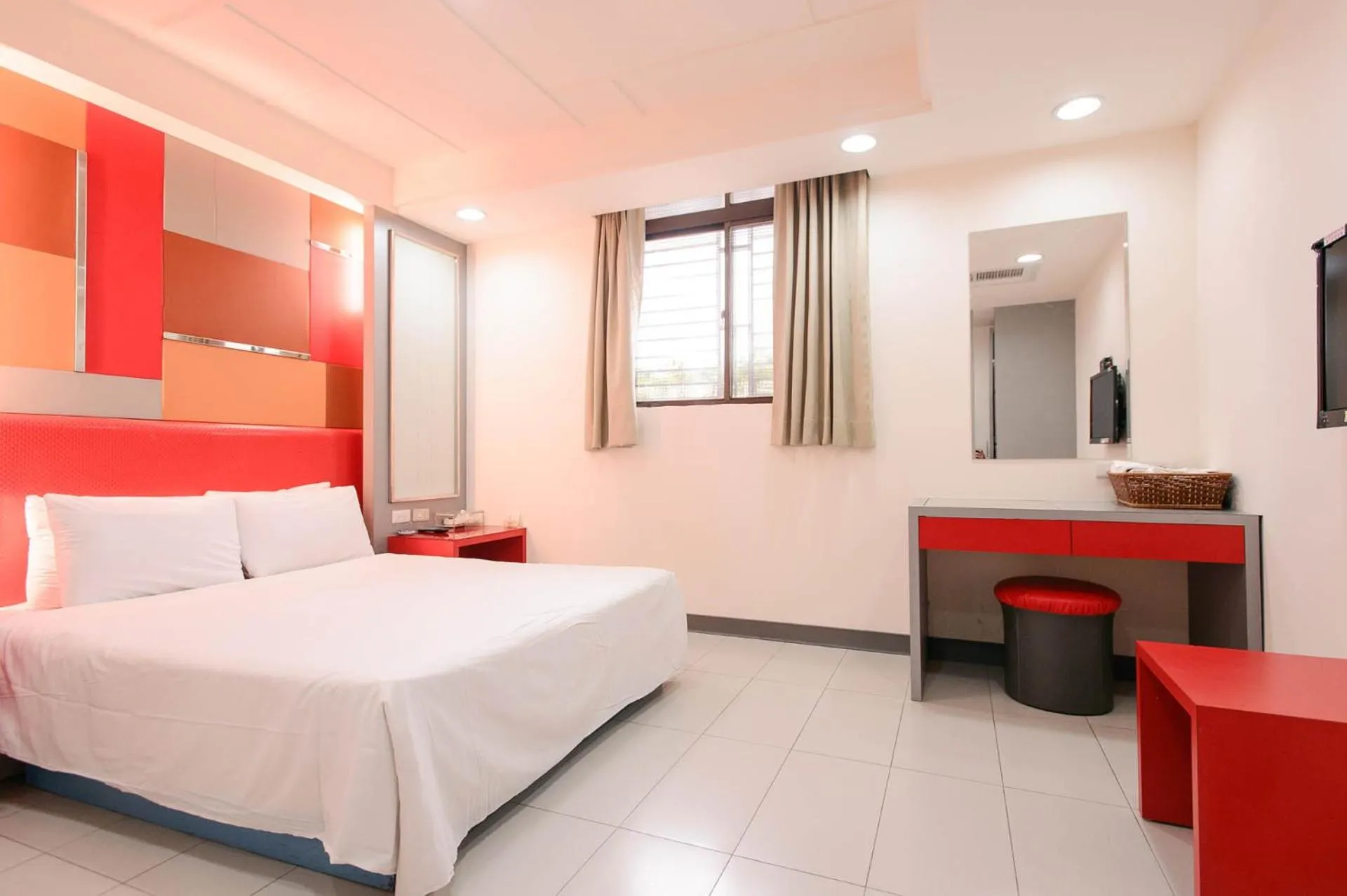 Bed in Beethoven Express Hotel