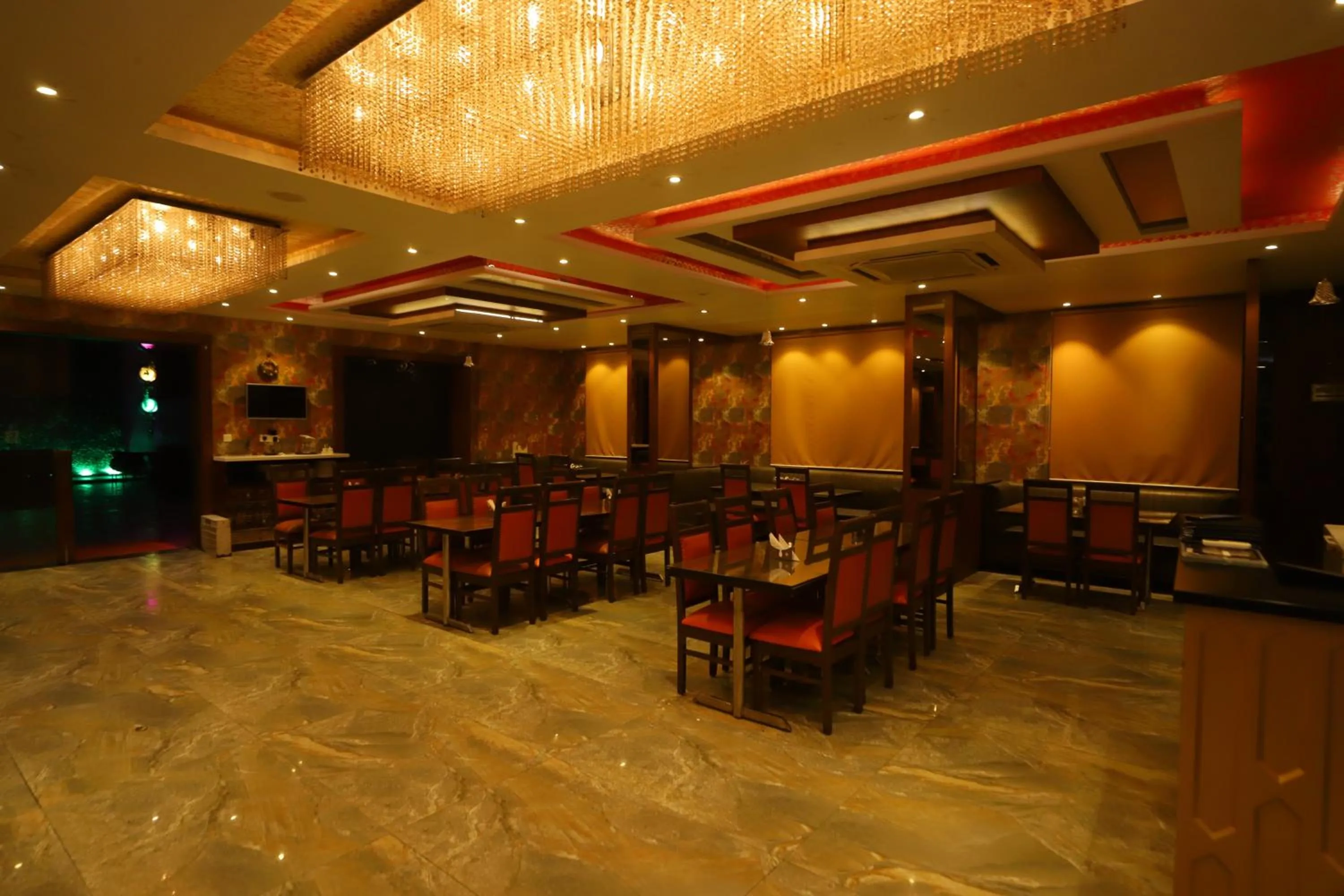 Restaurant/places to eat in JM Vistaraa
