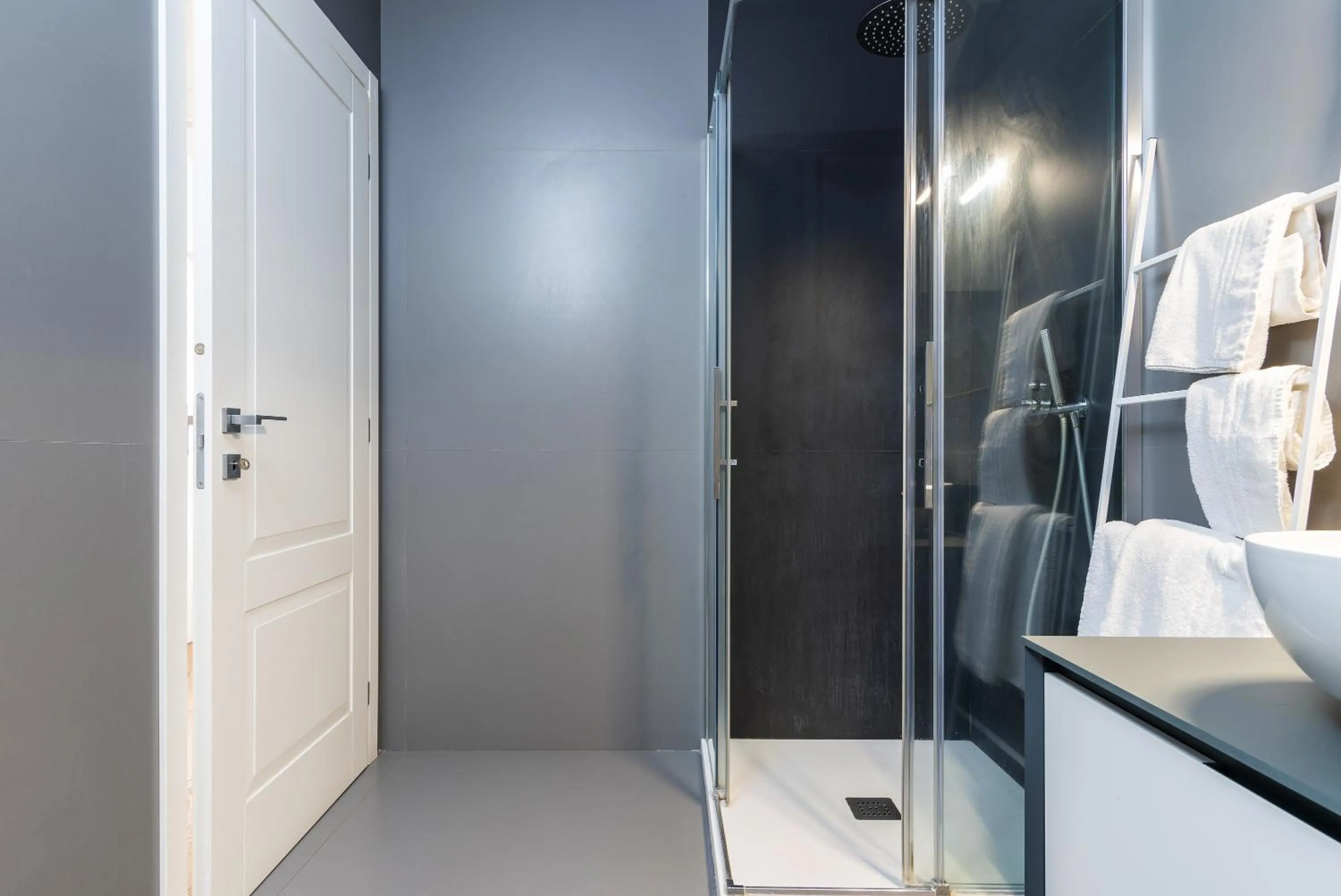 easyhomes - Brera Luxury Suites