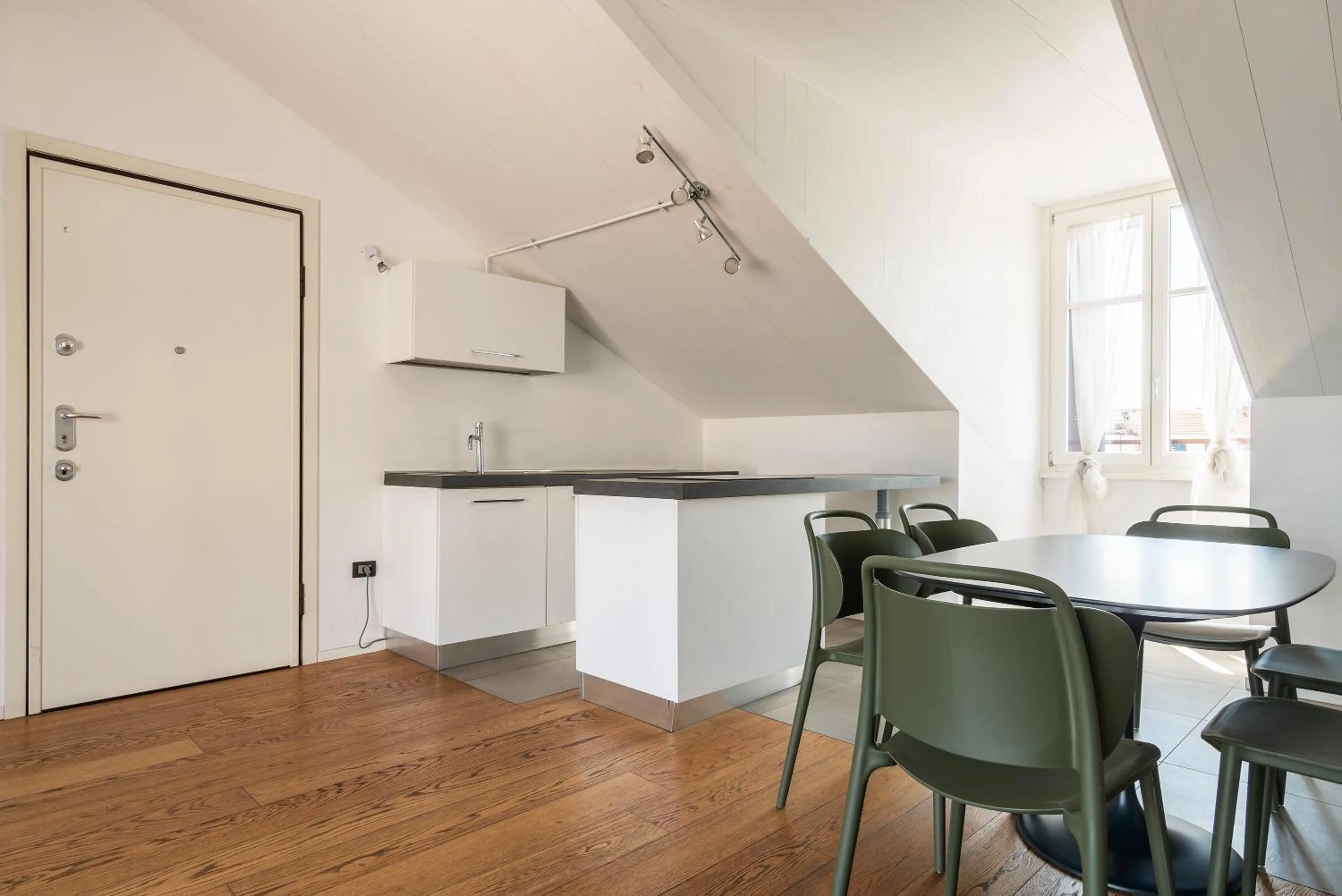 easyhomes - Brera Luxury Suites