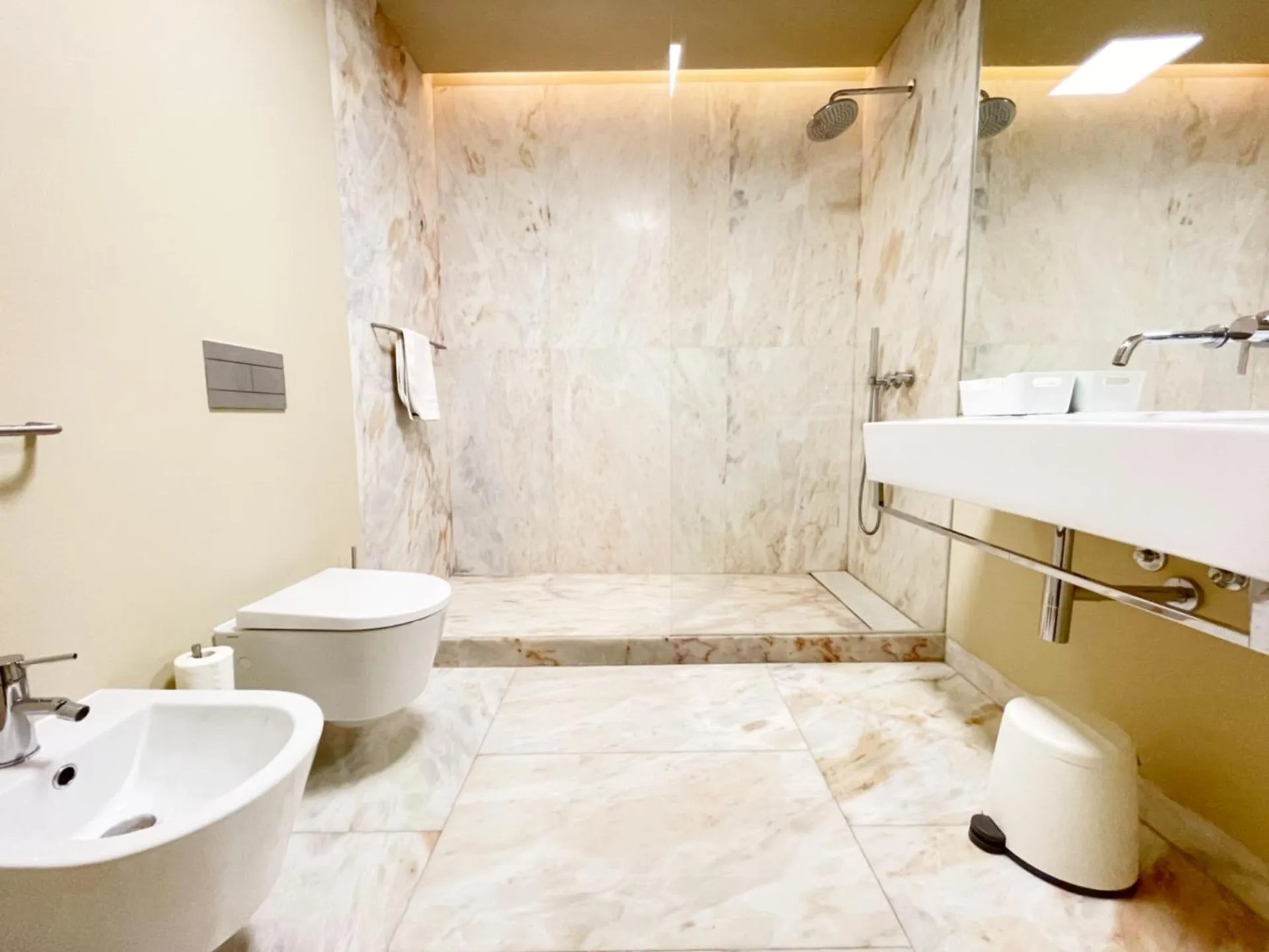 Bathroom in Lisbon Finestay 8 Building Apartments