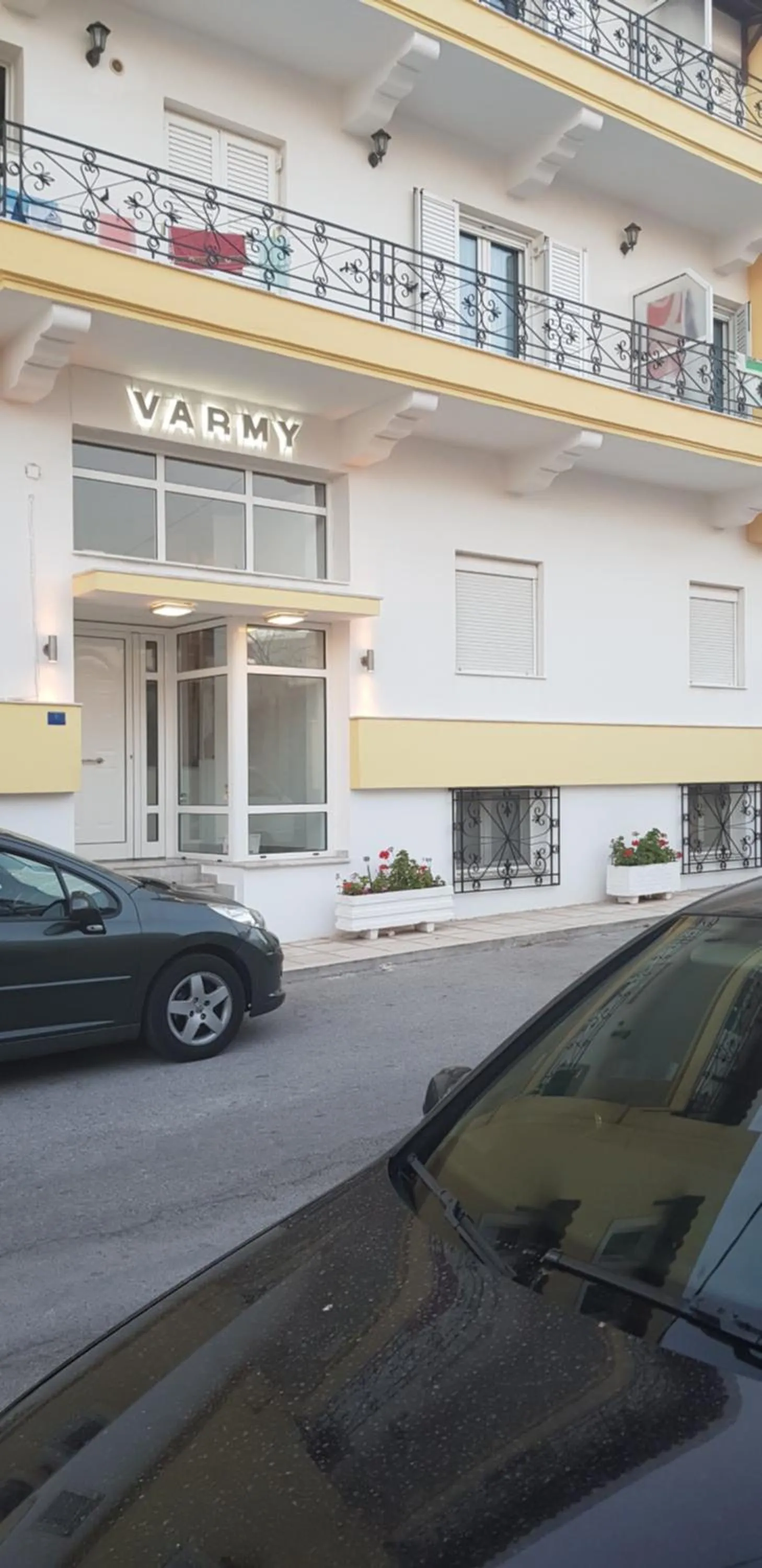 Property building in Varmy