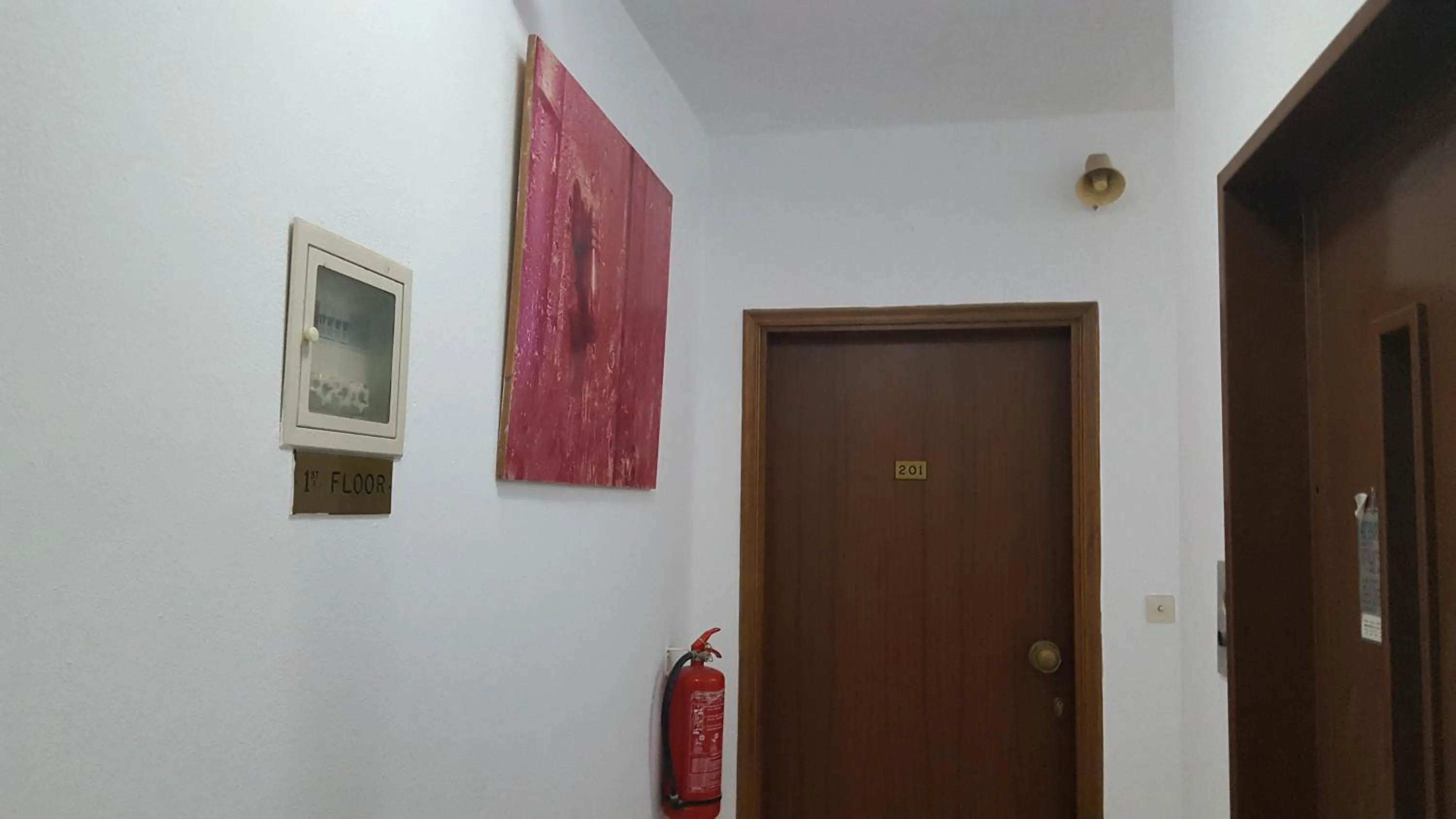 Area and facilities in Varmy