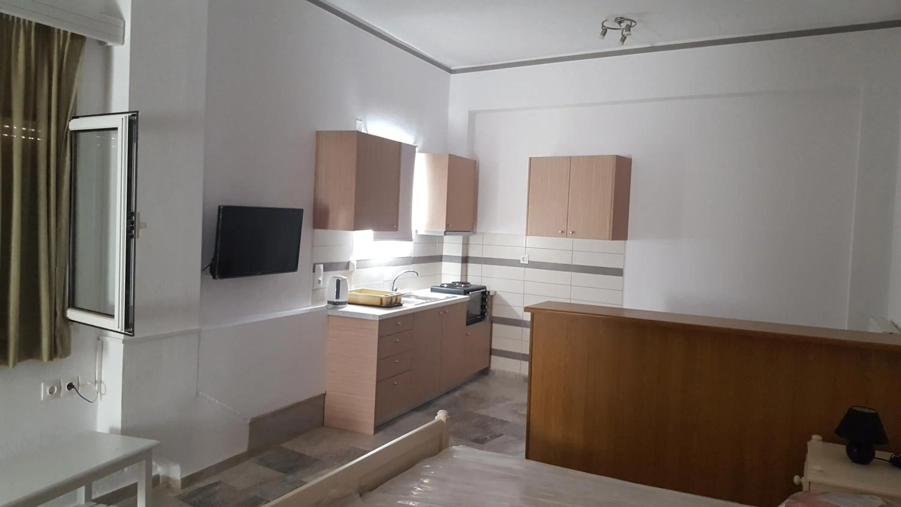 Photo of the whole room in Varmy