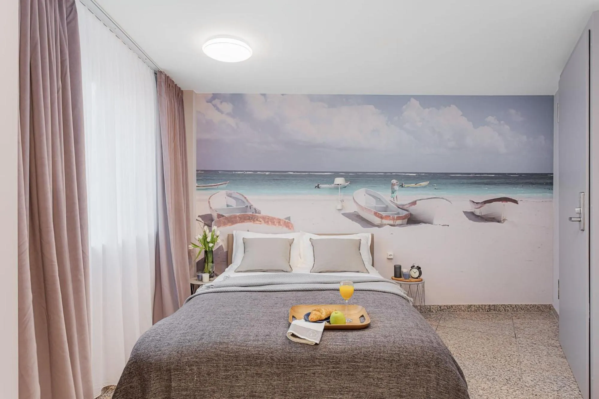 Photo of the whole room in VISIONAPARTMENTS Lucerne - contactless check-in