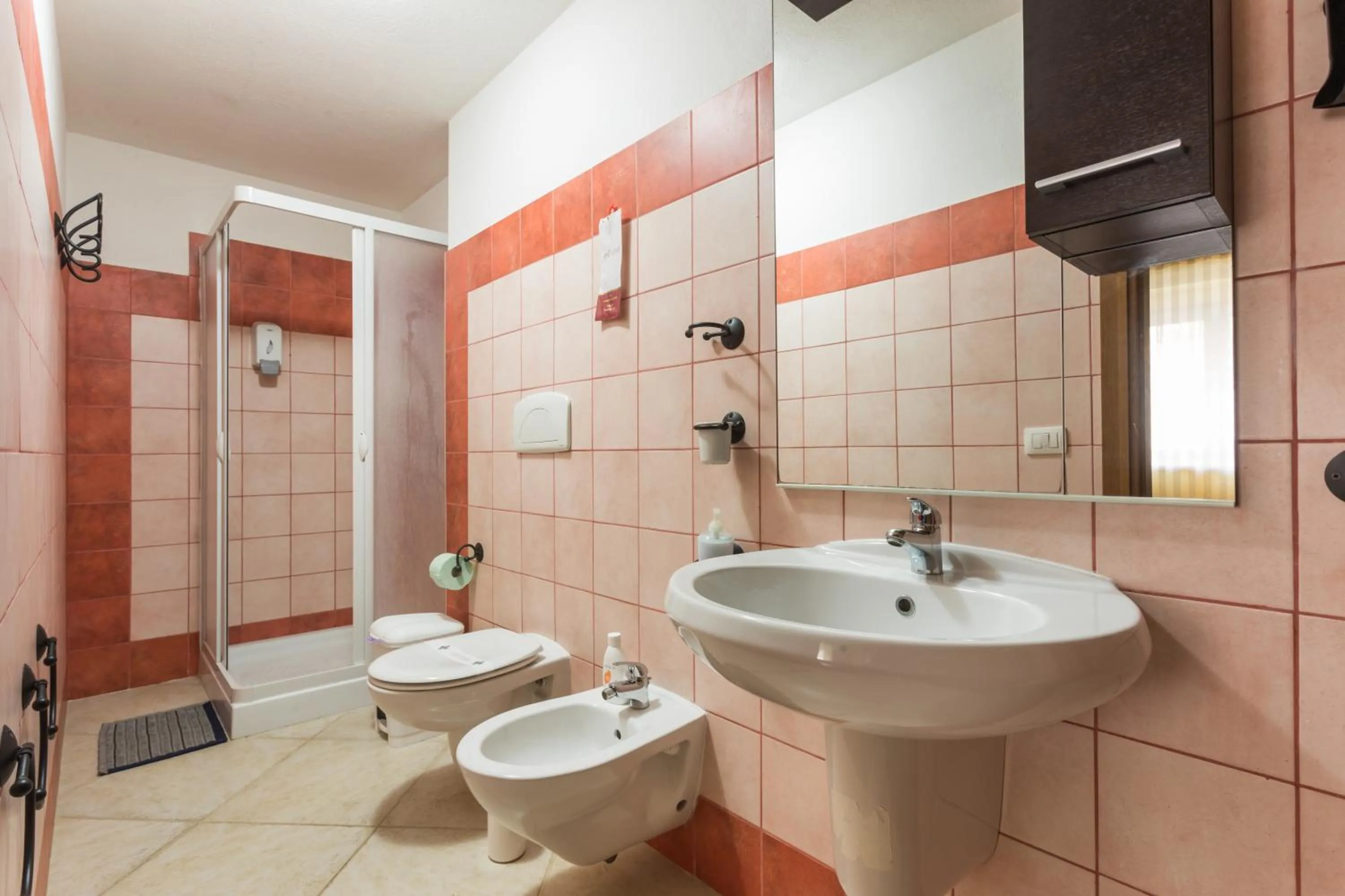 Bathroom in Affittacamere Shardana