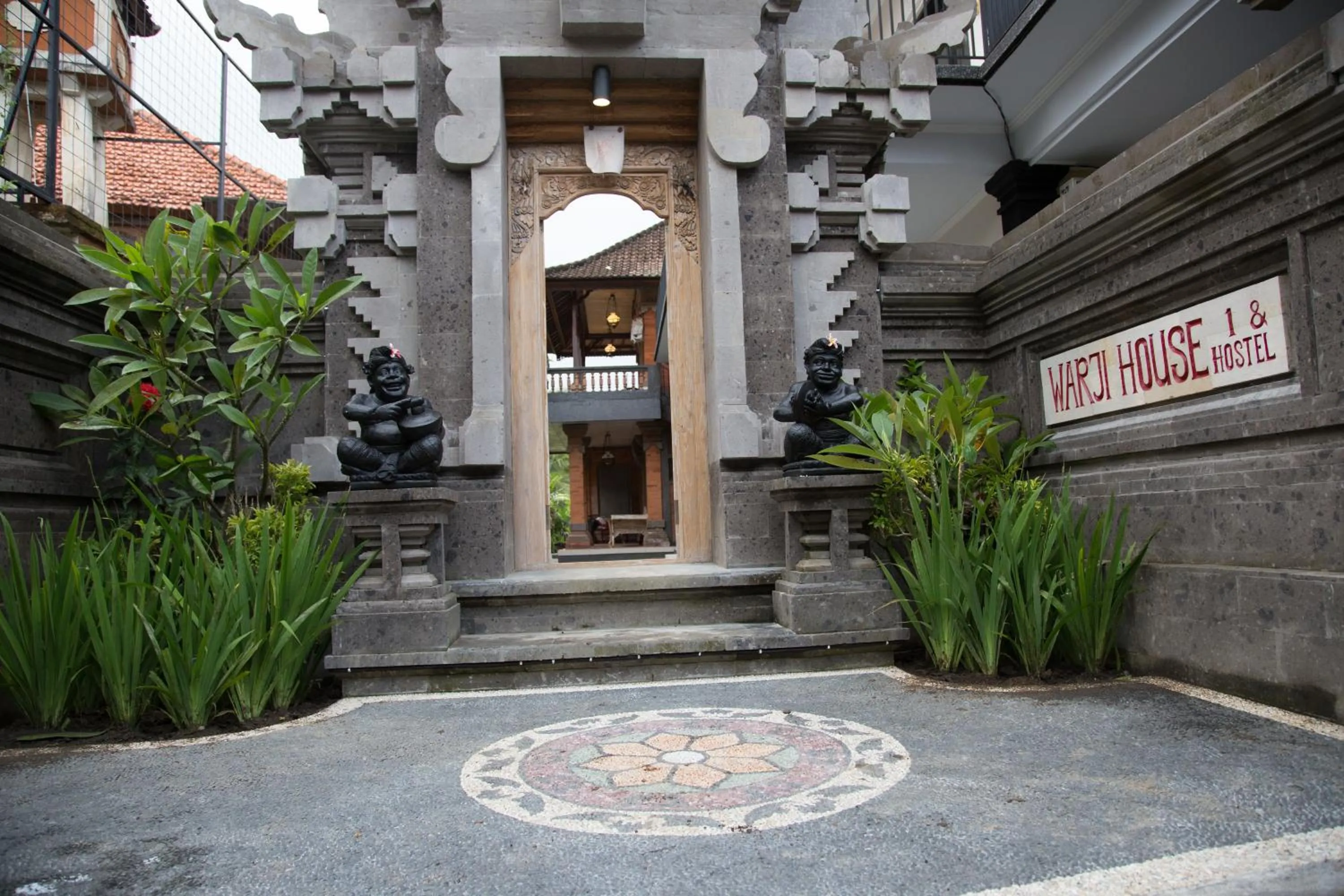 Facade/entrance in Warji House 1 Ubud Centre