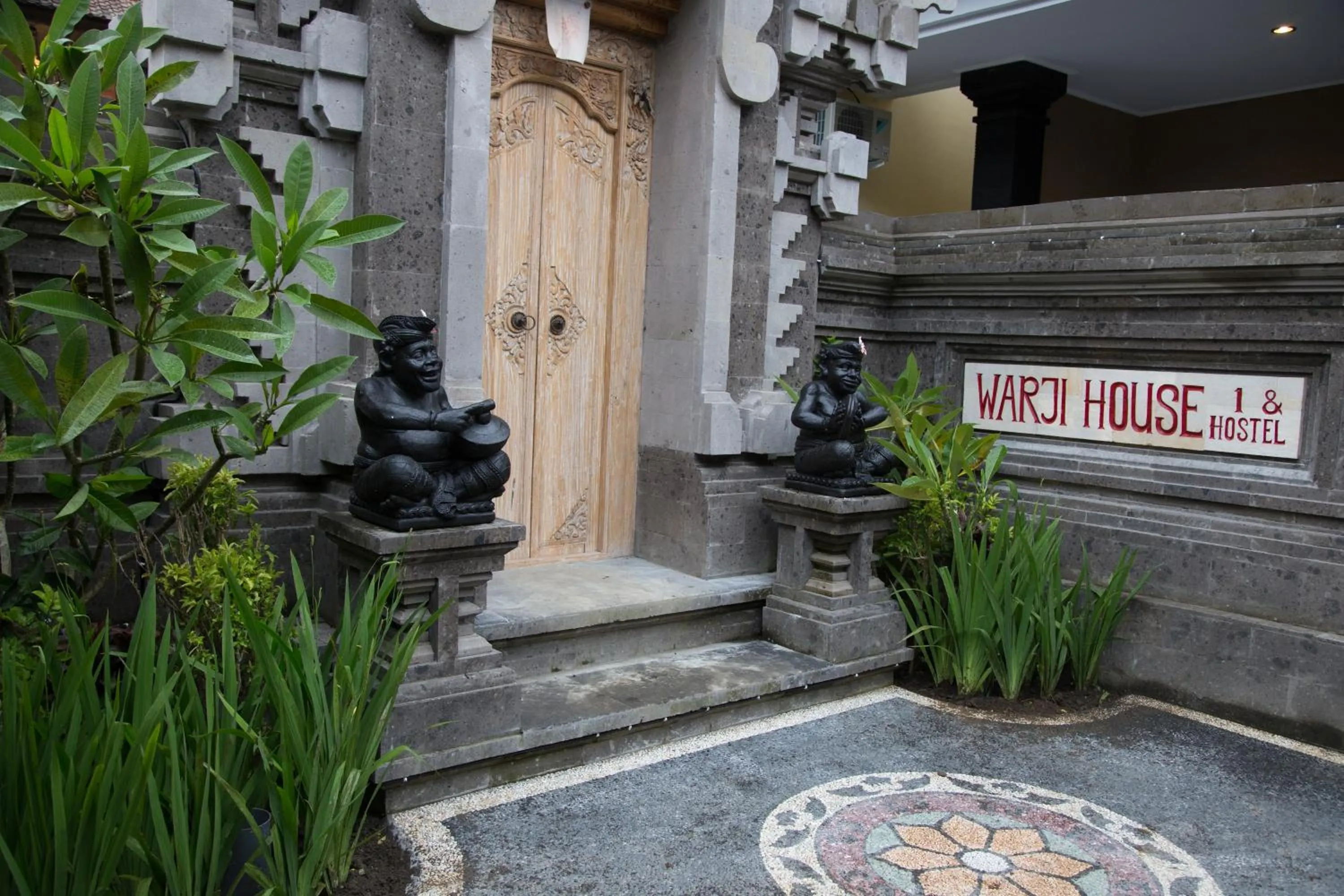 Facade/entrance in Warji House 1 Ubud Centre