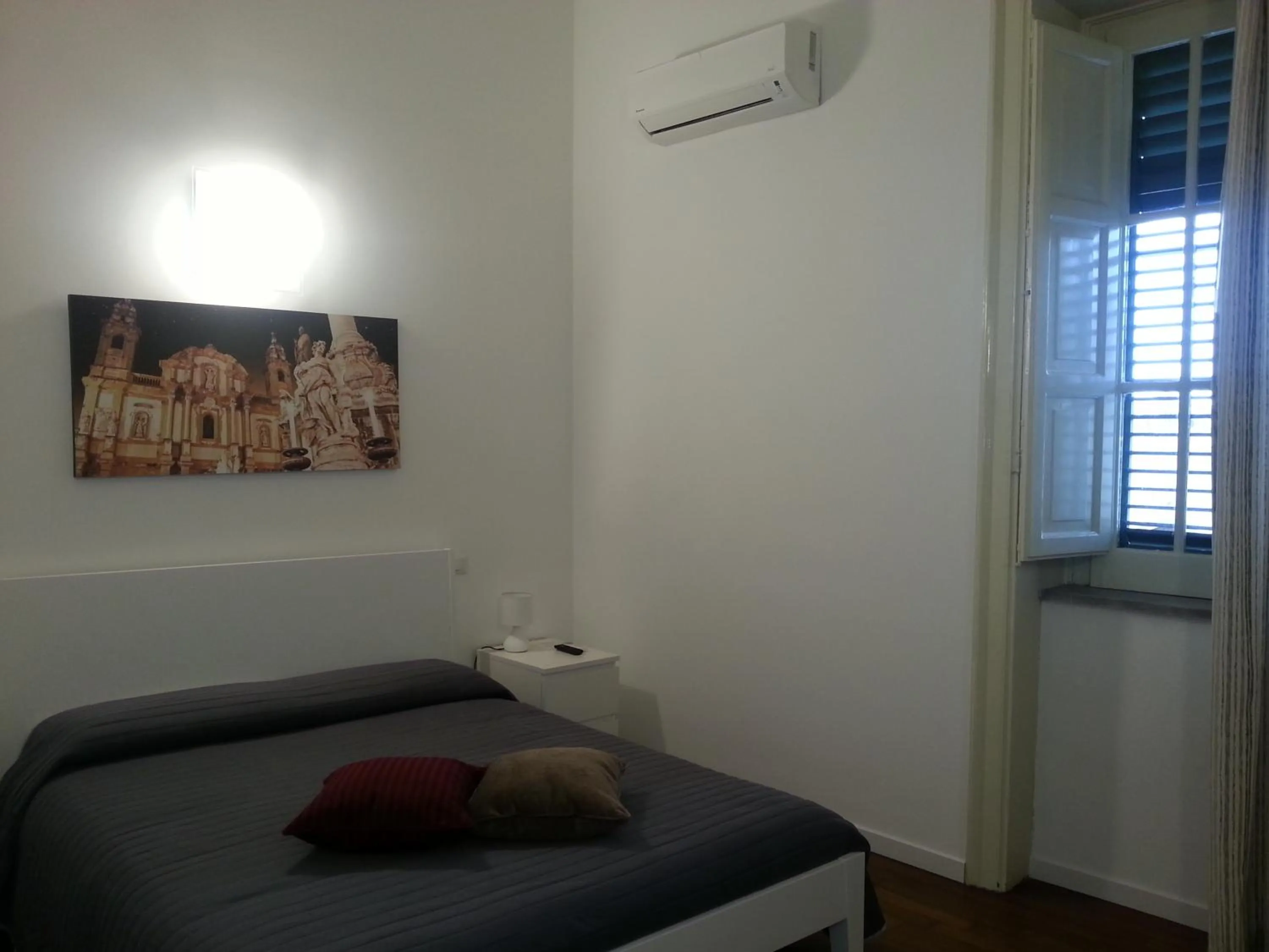 Photo of the whole room, Bed in Ai Lattarini House