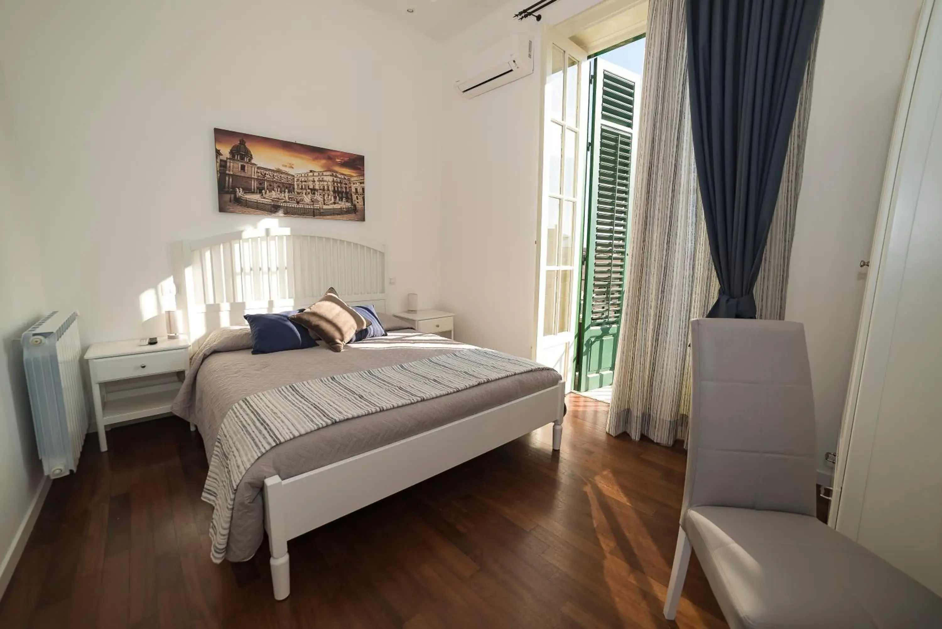 Deluxe Double Room with Balcony in Ai Lattarini House Deluxe Double Room with Balcony in Ai Lattarini House