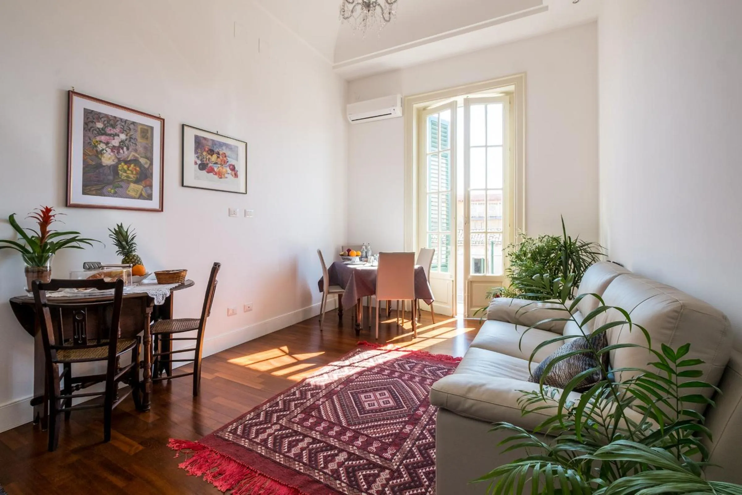 Communal lounge/ TV room in Ai Lattarini House