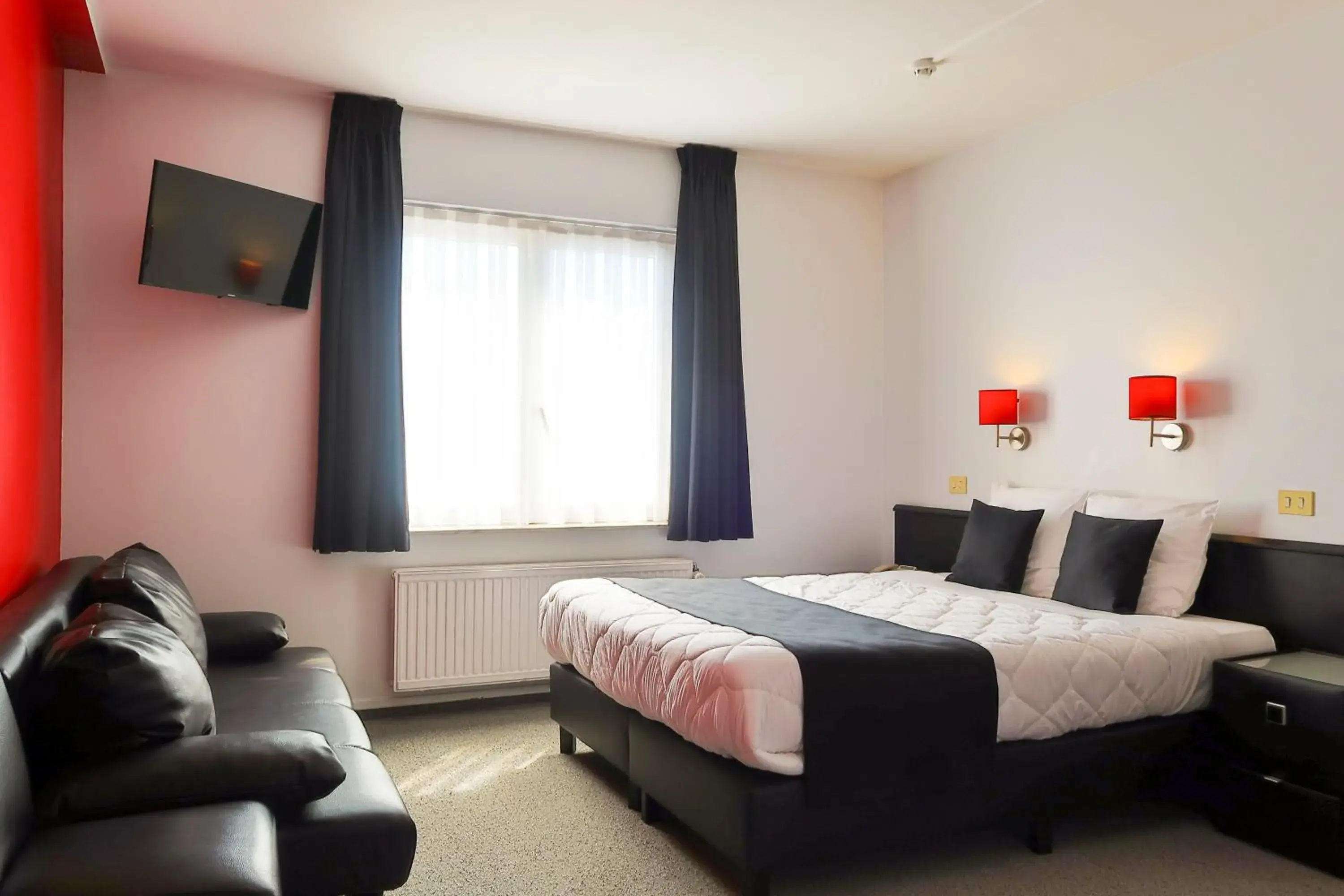 Double Room in Hotel Adoma Double Room in Hotel Adoma