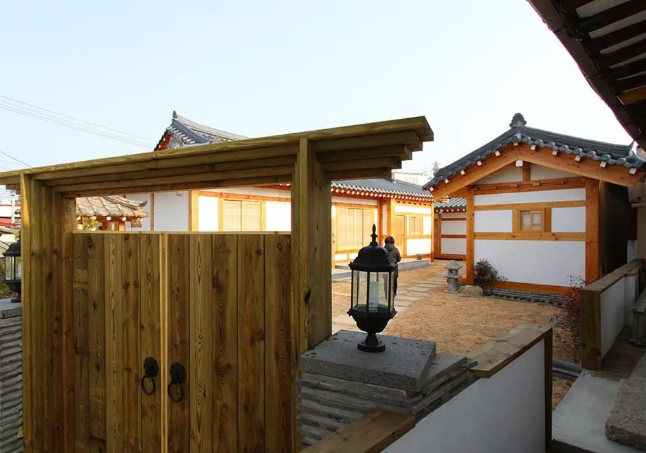 Facade/entrance in Dorandoran Guesthouse