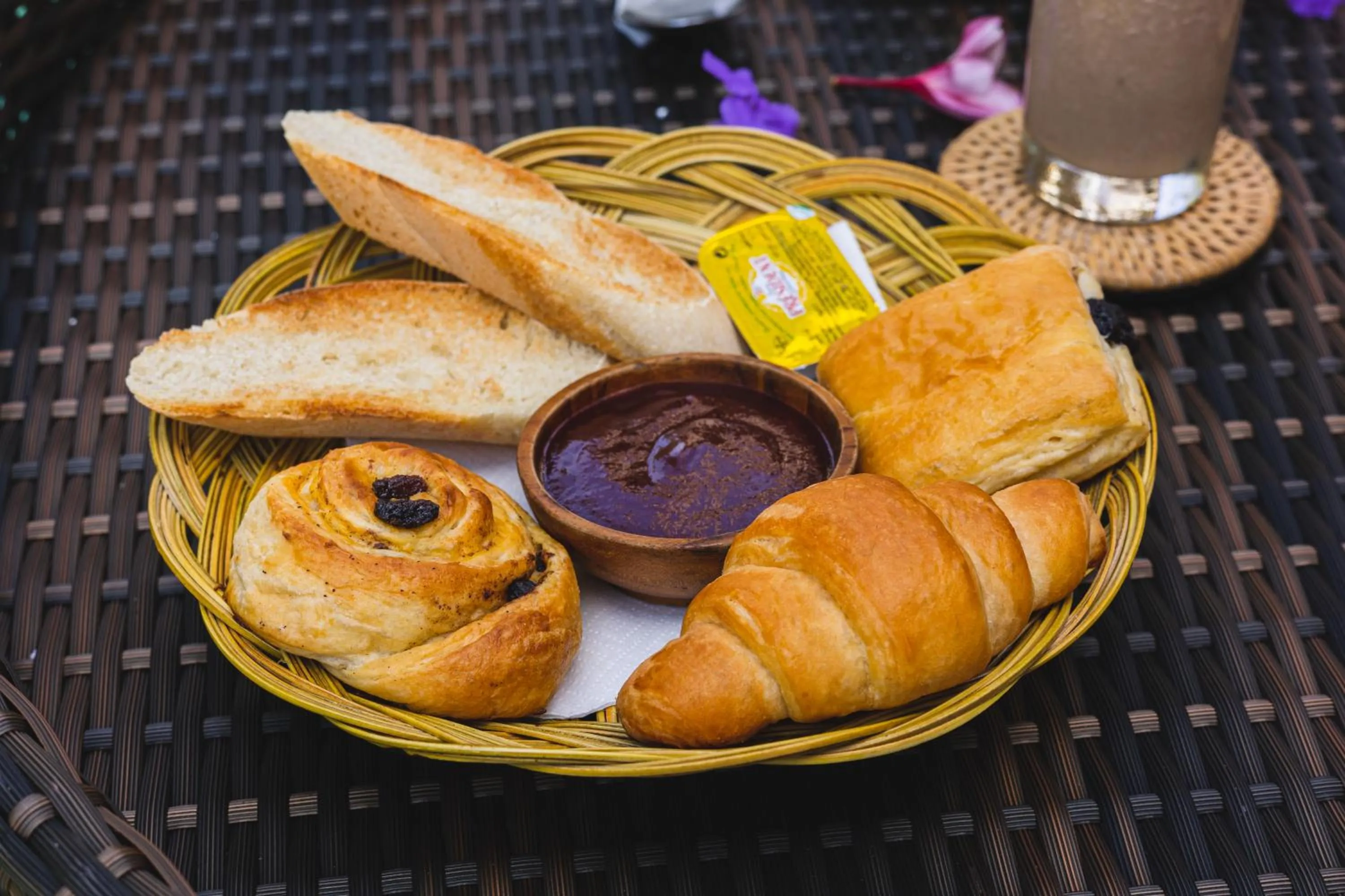 Restaurant/places to eat in Villas Edenia - Luxe Villas with Private Pools