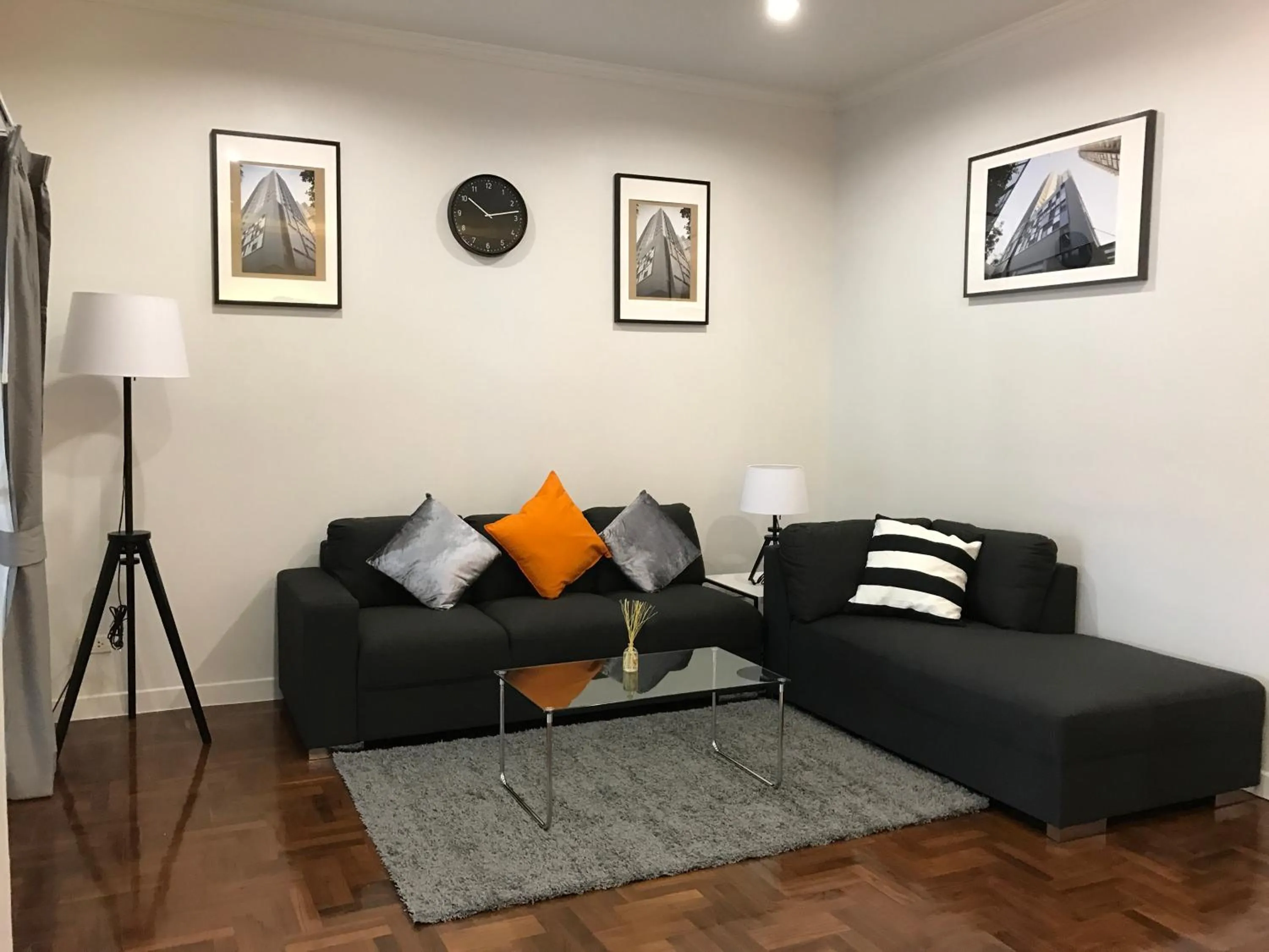 Communal lounge/ TV room in Sirinan Villa Nimman ChiangMai