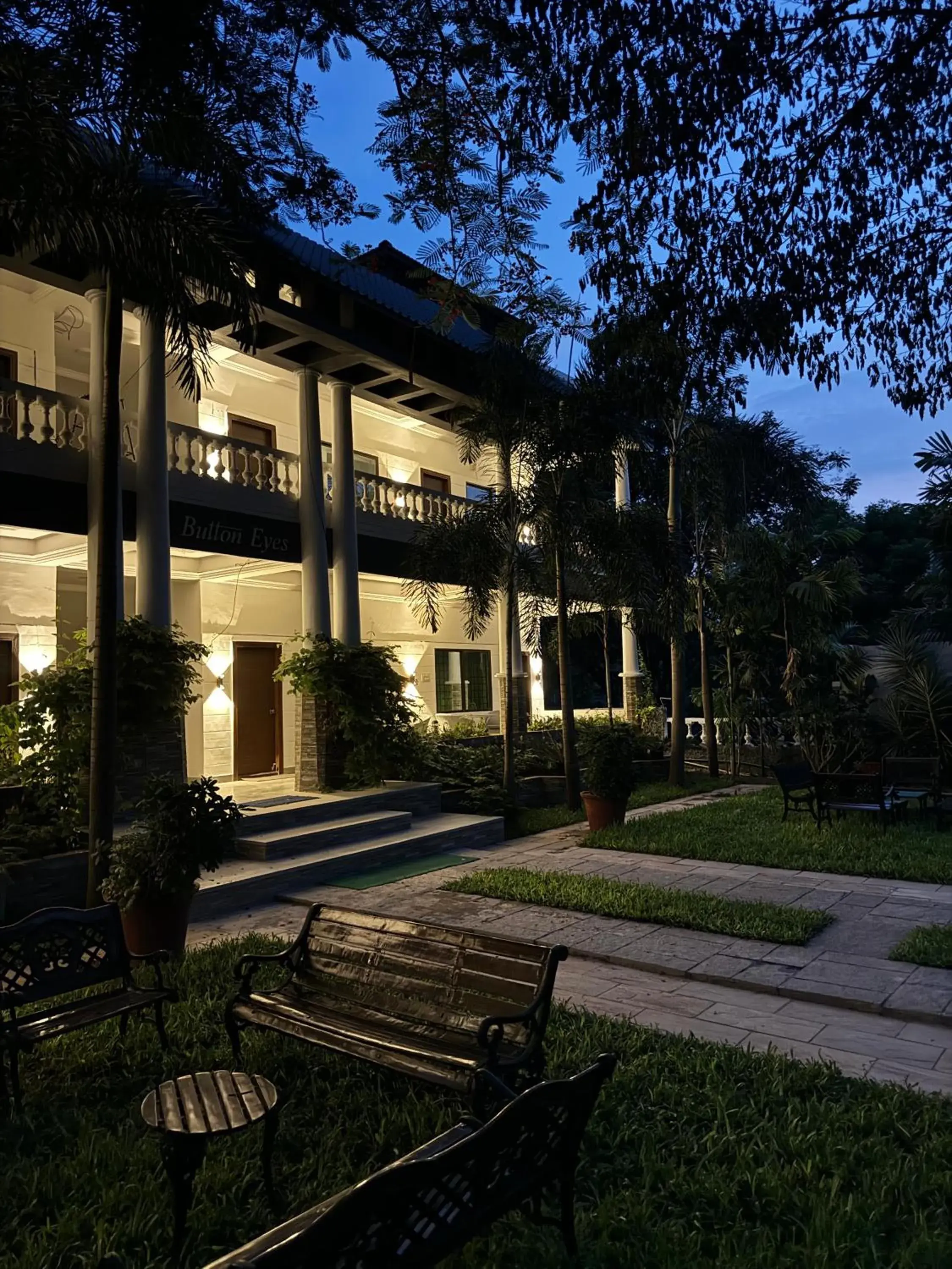 Button Eyes Resort - Pet friendly Button Eyes Resort - Pet friendly