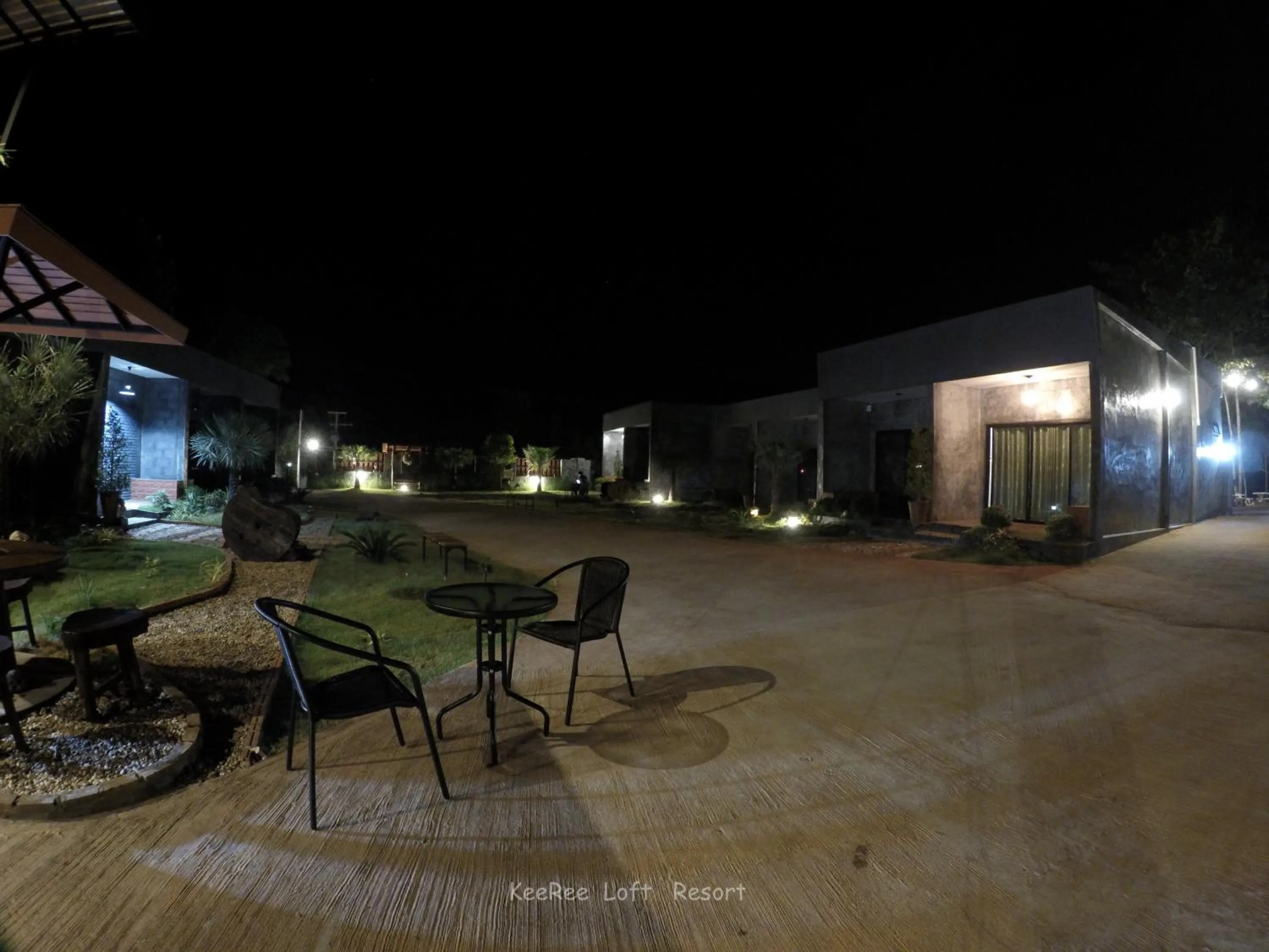 Property building in Keeree Loft Resort คีรีลอฟท์รีสอร์ท