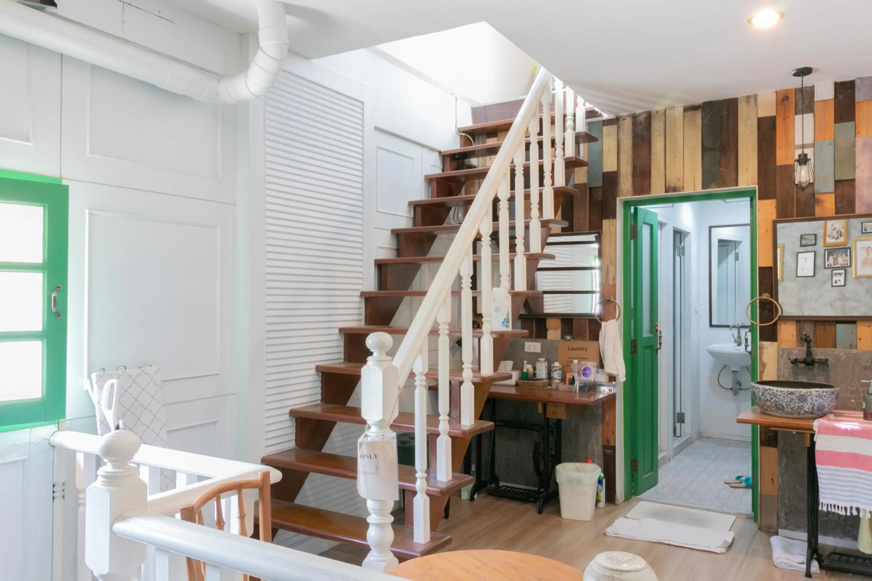 Lobby or reception in Ratana Boutique Hostel