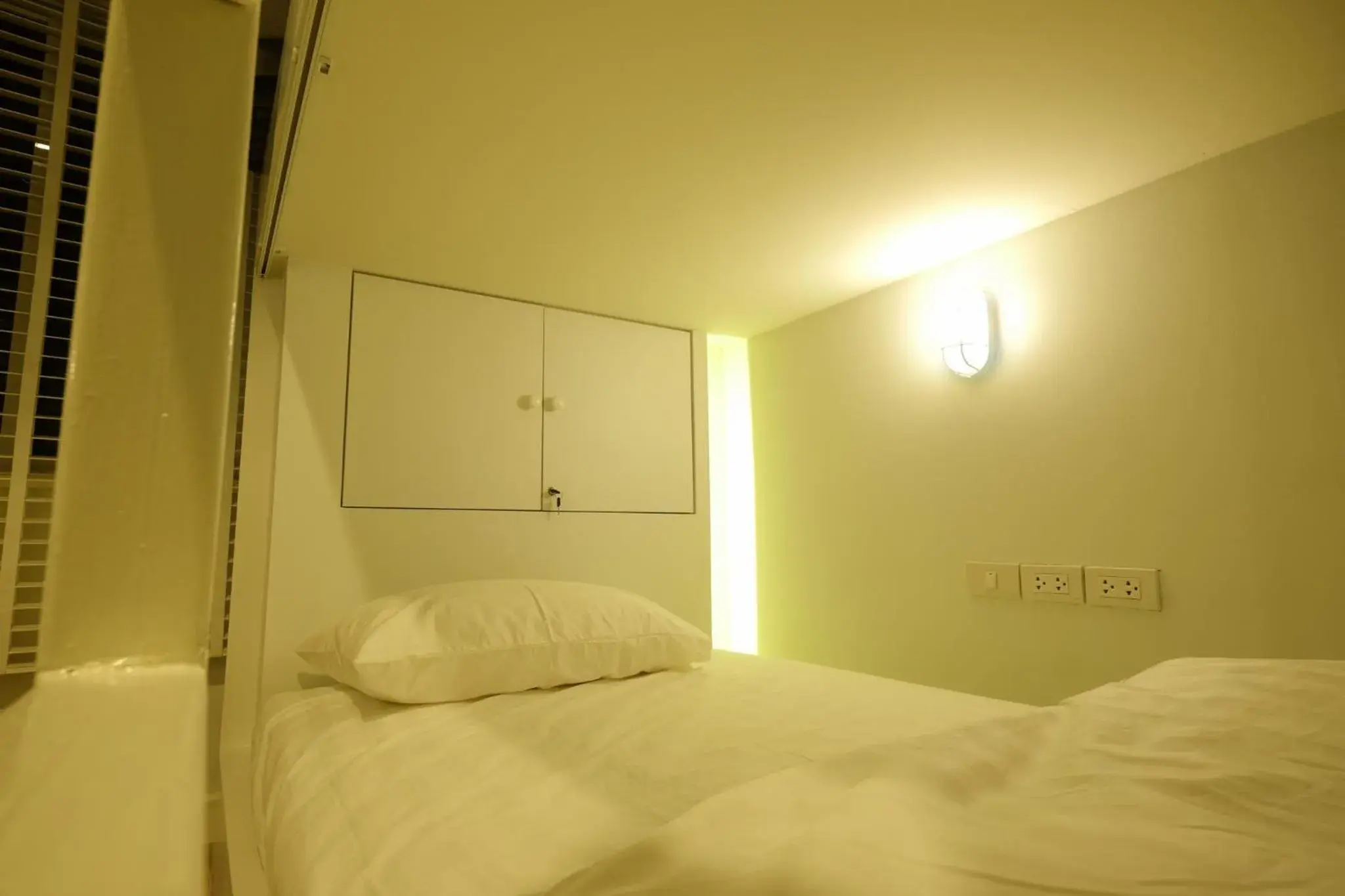 Single Bed in Mixed Dormitory Room in Ratana Boutique Hostel Single Bed in Mixed Dormitory Room in Ratana Boutique Hostel