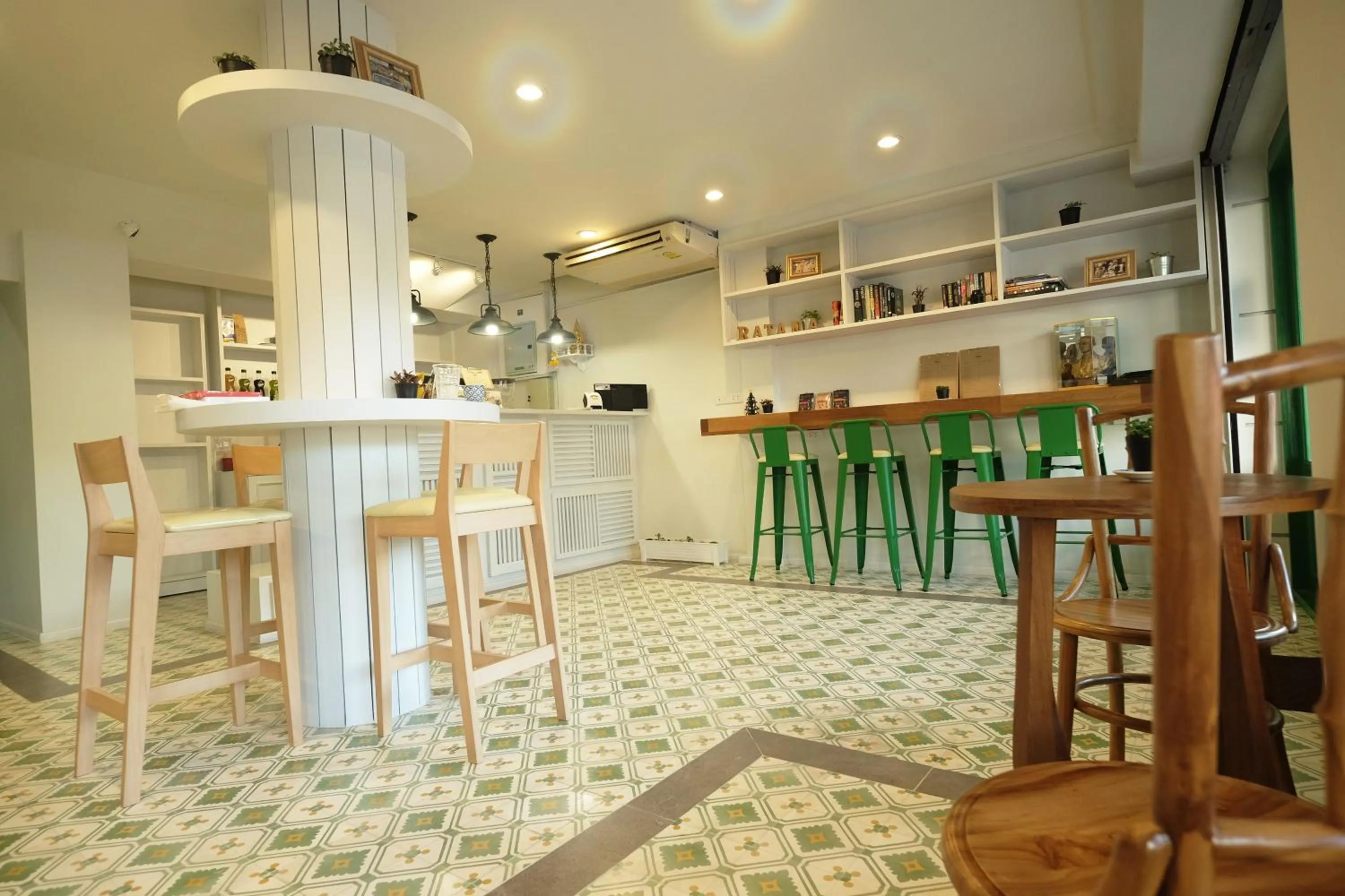 Lobby or reception in Ratana Boutique Hostel