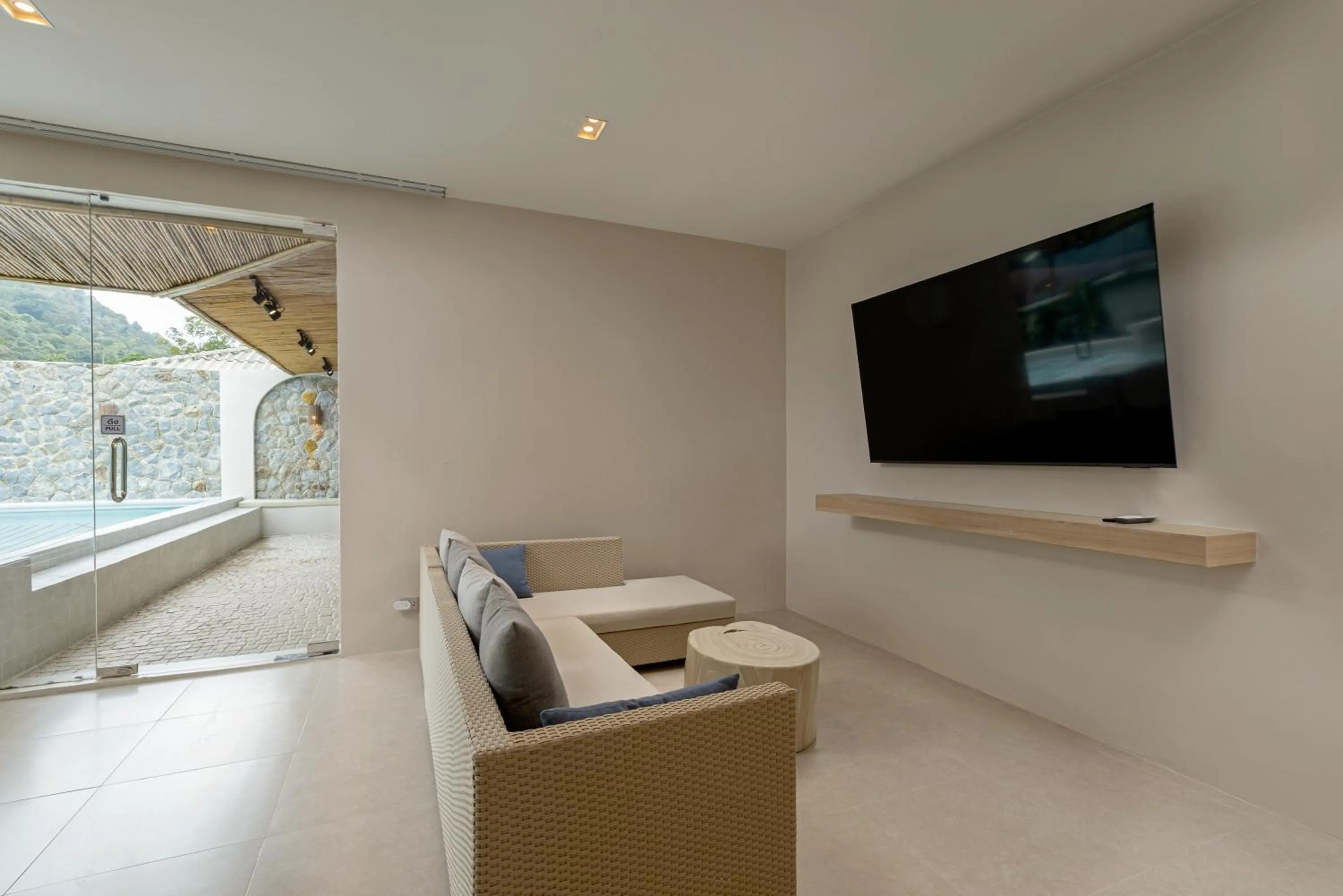 TV and multimedia in Amala Grand Bleu Resort Hilltops - SHA