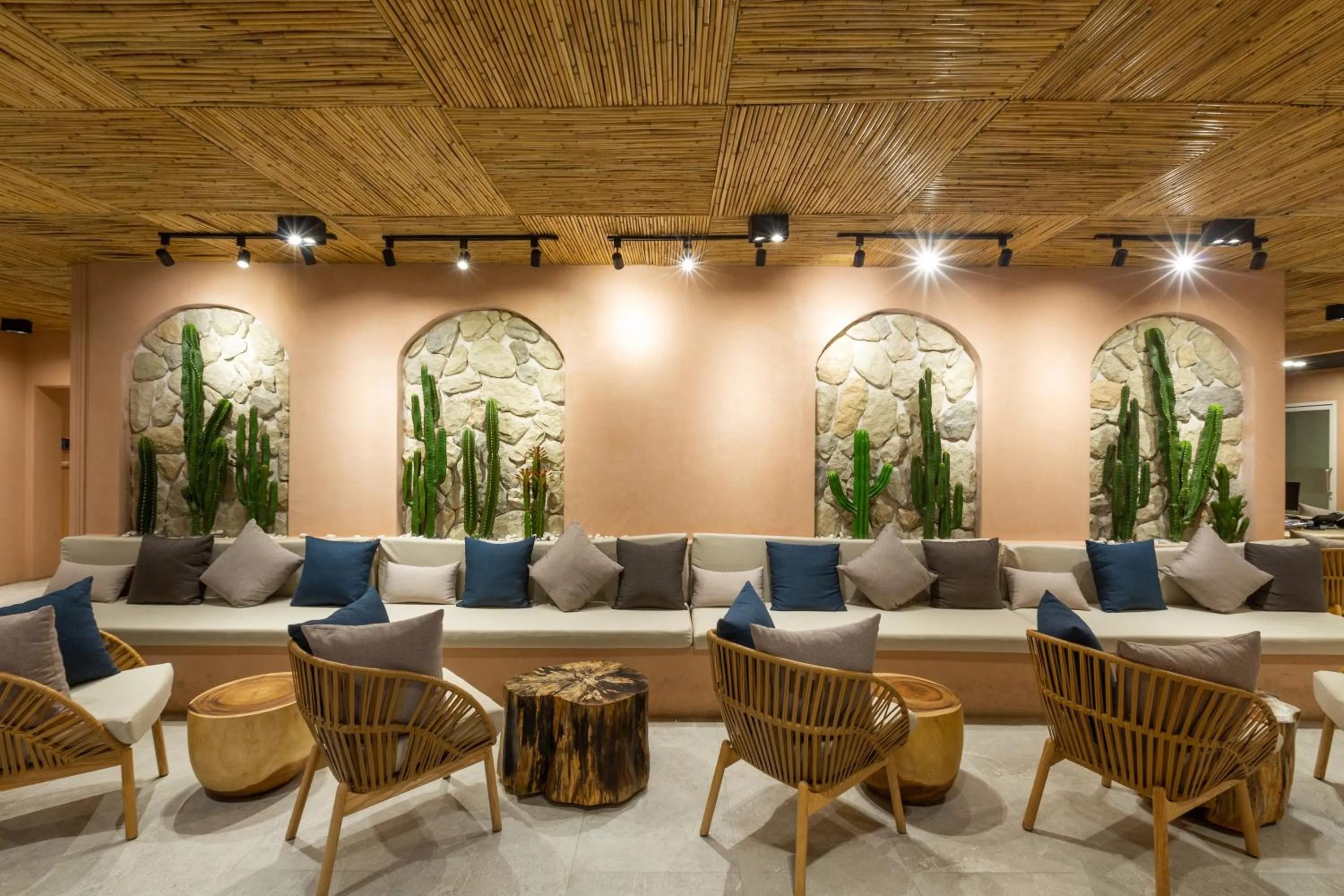 Lobby or reception in Amala Grand Bleu Resort Hilltops - SHA