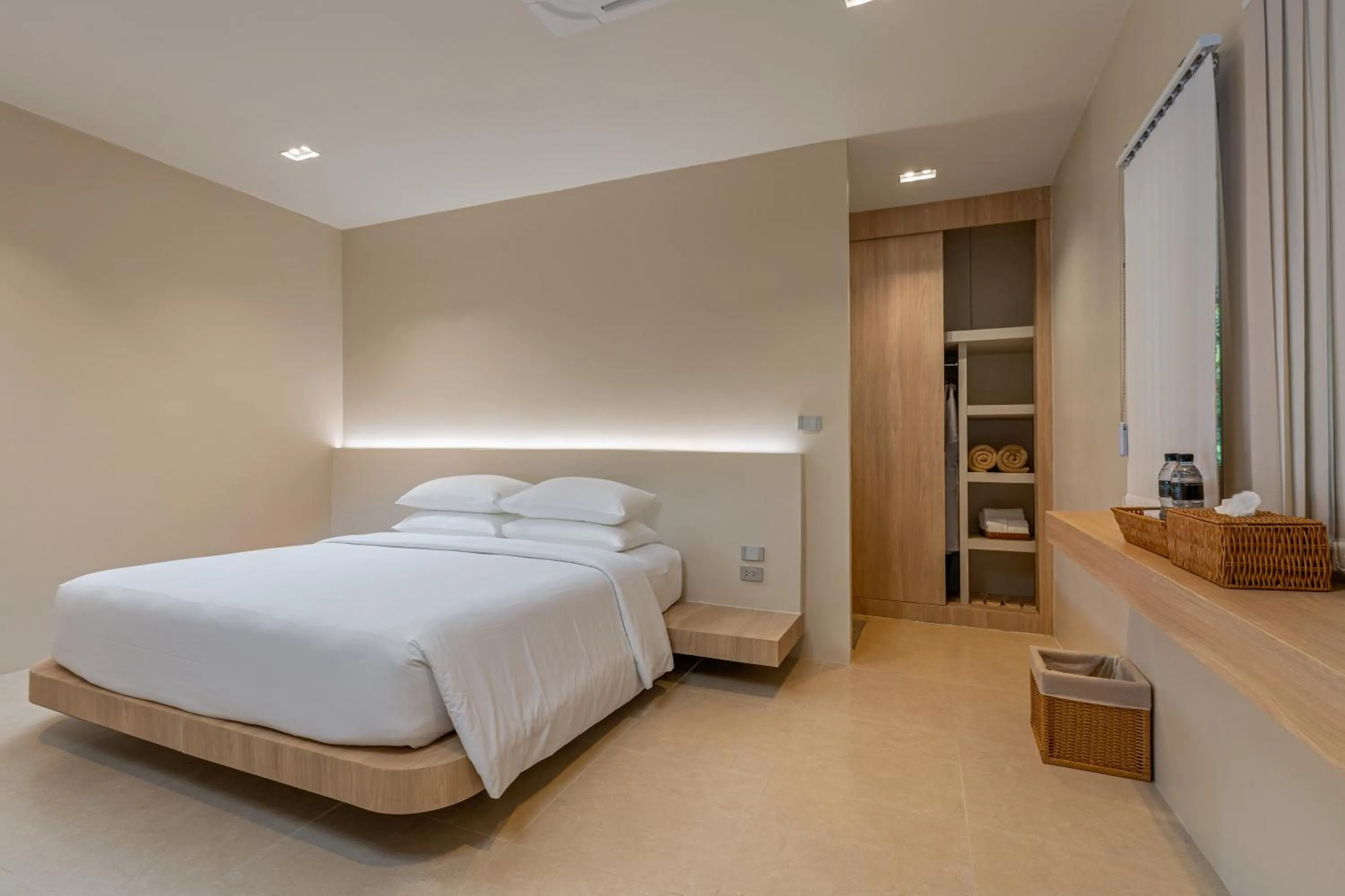 Bed in Amala Grand Bleu Resort Hilltops - SHA