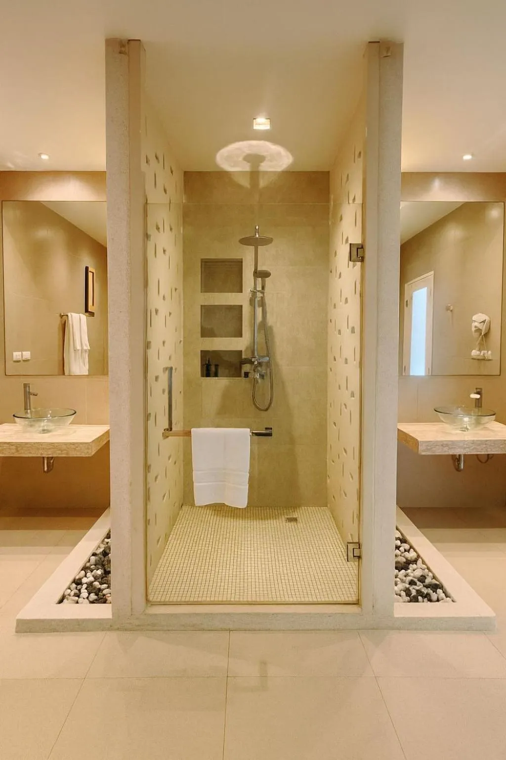 Shower in Amala Grand Bleu Resort Hilltops - SHA