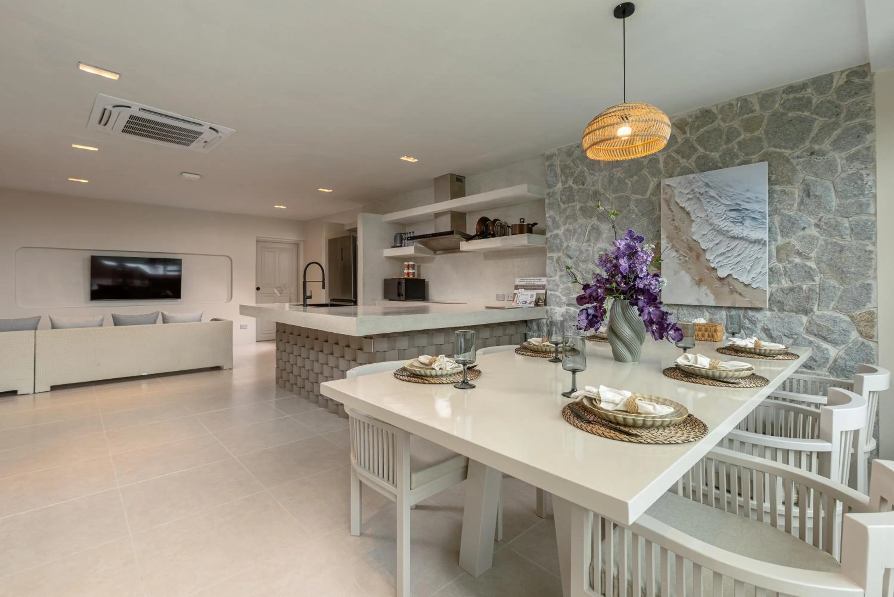 TV and multimedia in Amala Grand Bleu Resort Hilltops - SHA