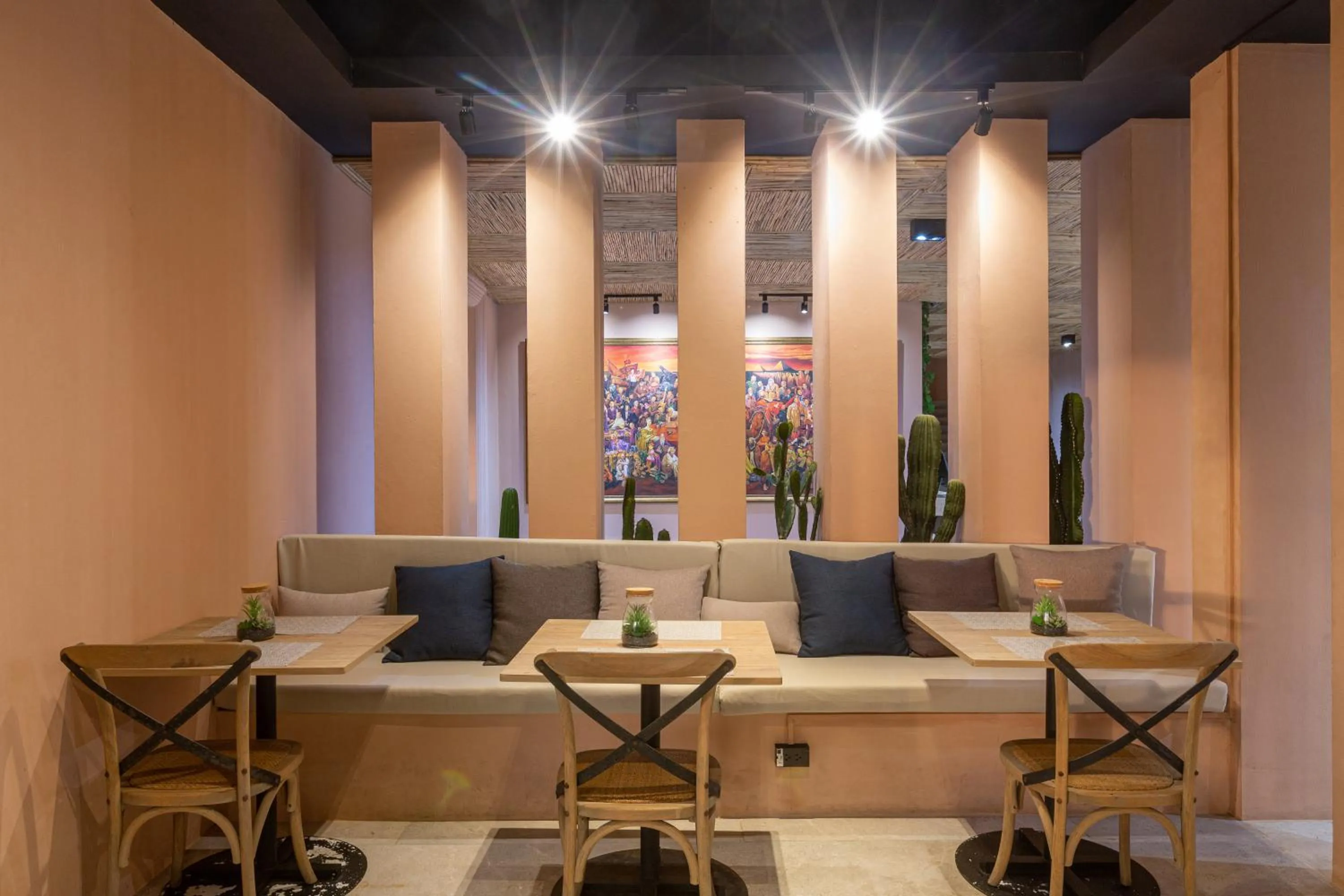 Restaurant/places to eat in Amala Grand Bleu Resort Hilltops - SHA