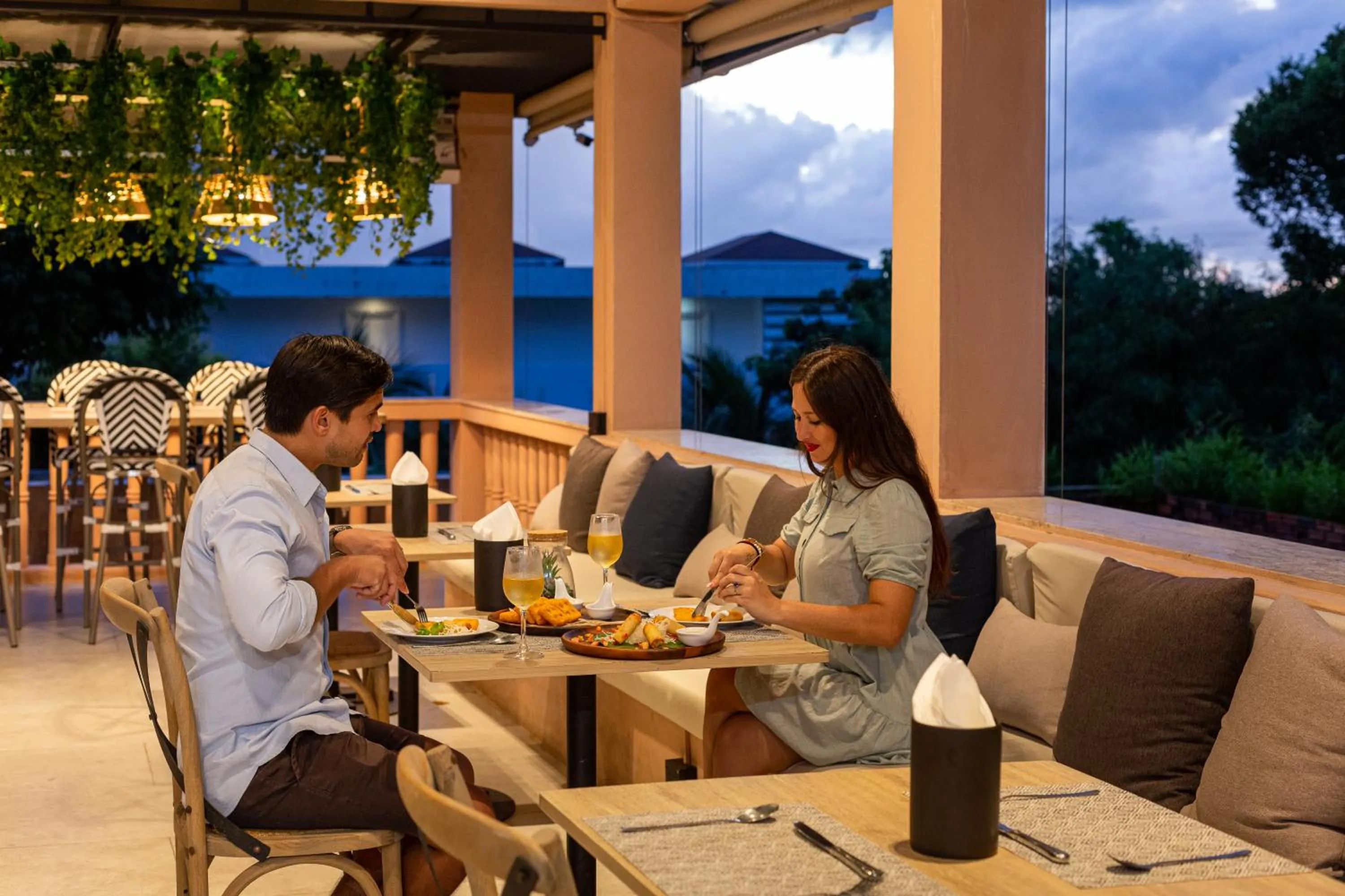 Restaurant/places to eat in Amala Grand Bleu Resort Hilltops - SHA