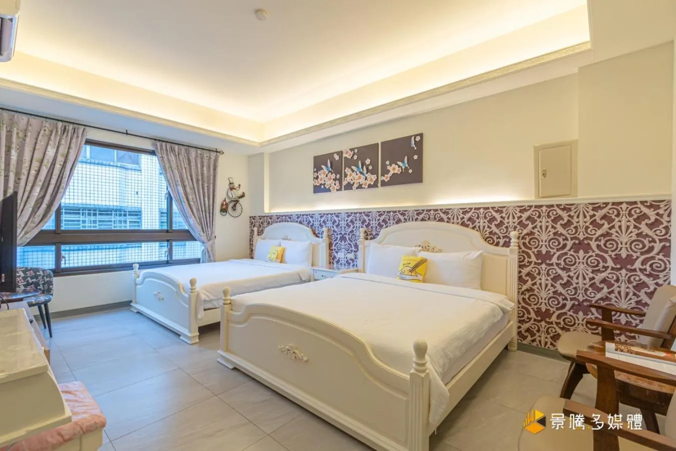 Photo of the whole room, Bed in Happiness is coming(Near Hualien Railway Station)