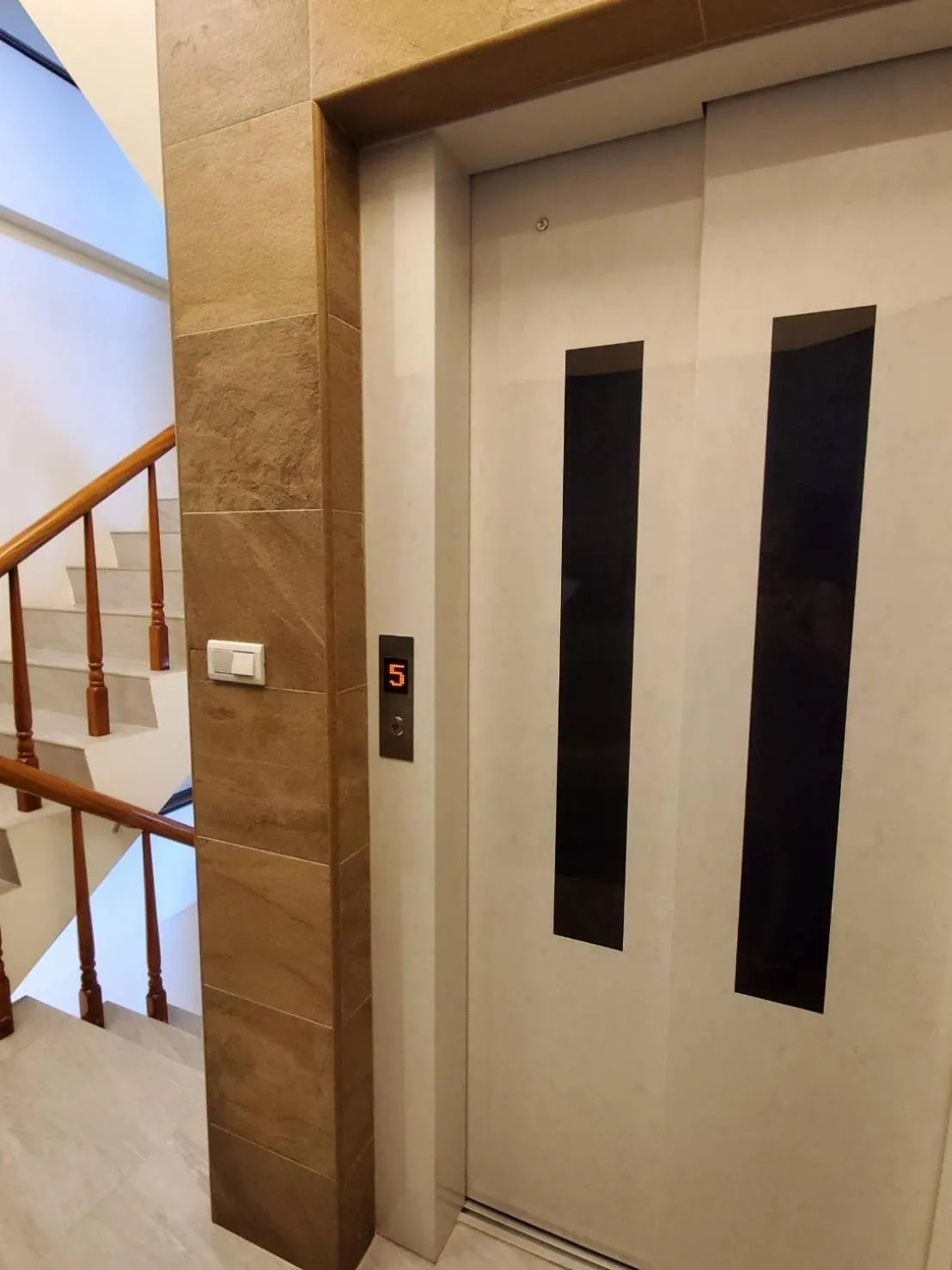 Property building in Happiness is coming(Near Hualien Railway Station)