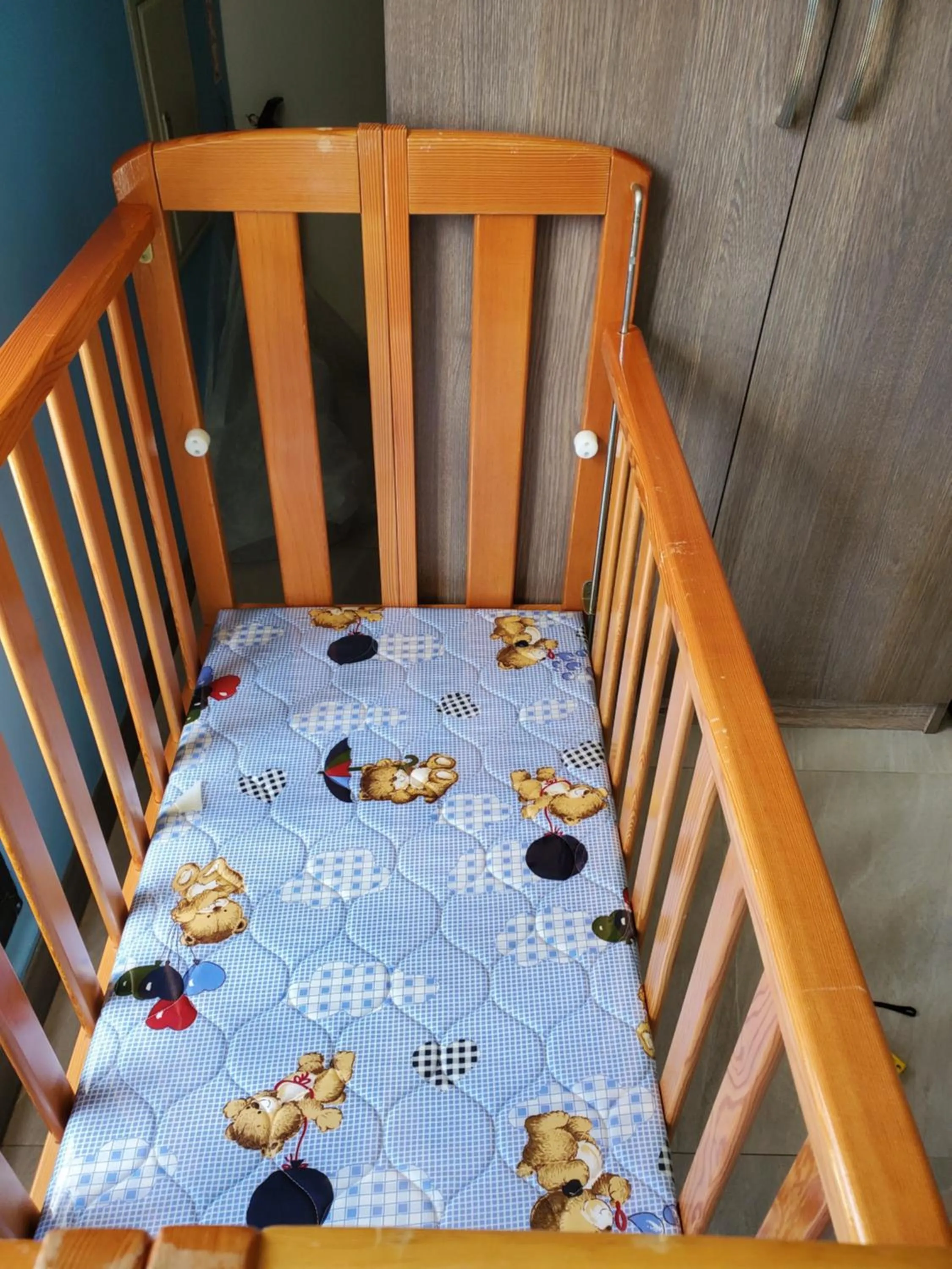 children, Bed in Happiness is coming(Near Hualien Railway Station)