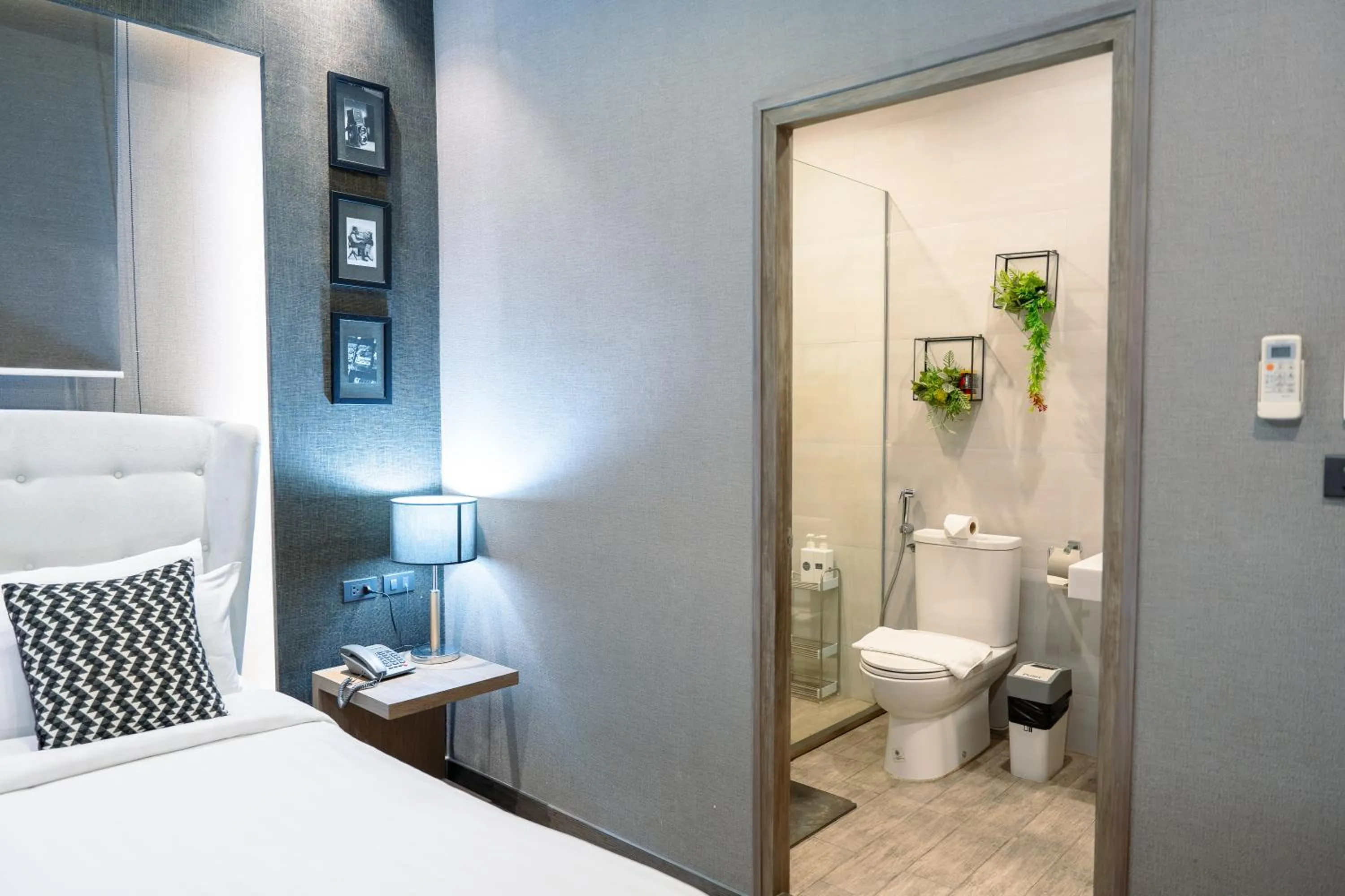 Toilet, Bed in The Printing House Poshtel