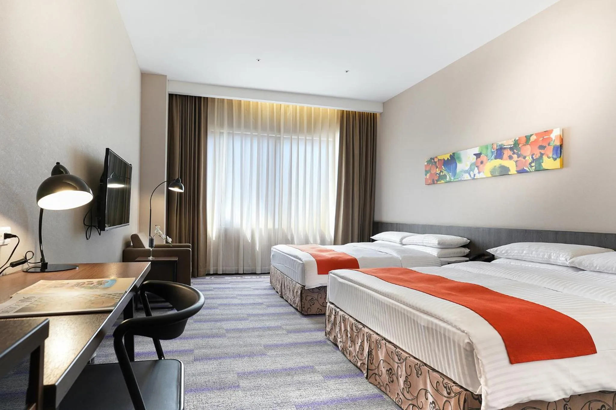 Photo of the whole room, Bed in Hoya Resort Hotel Kaohsiung