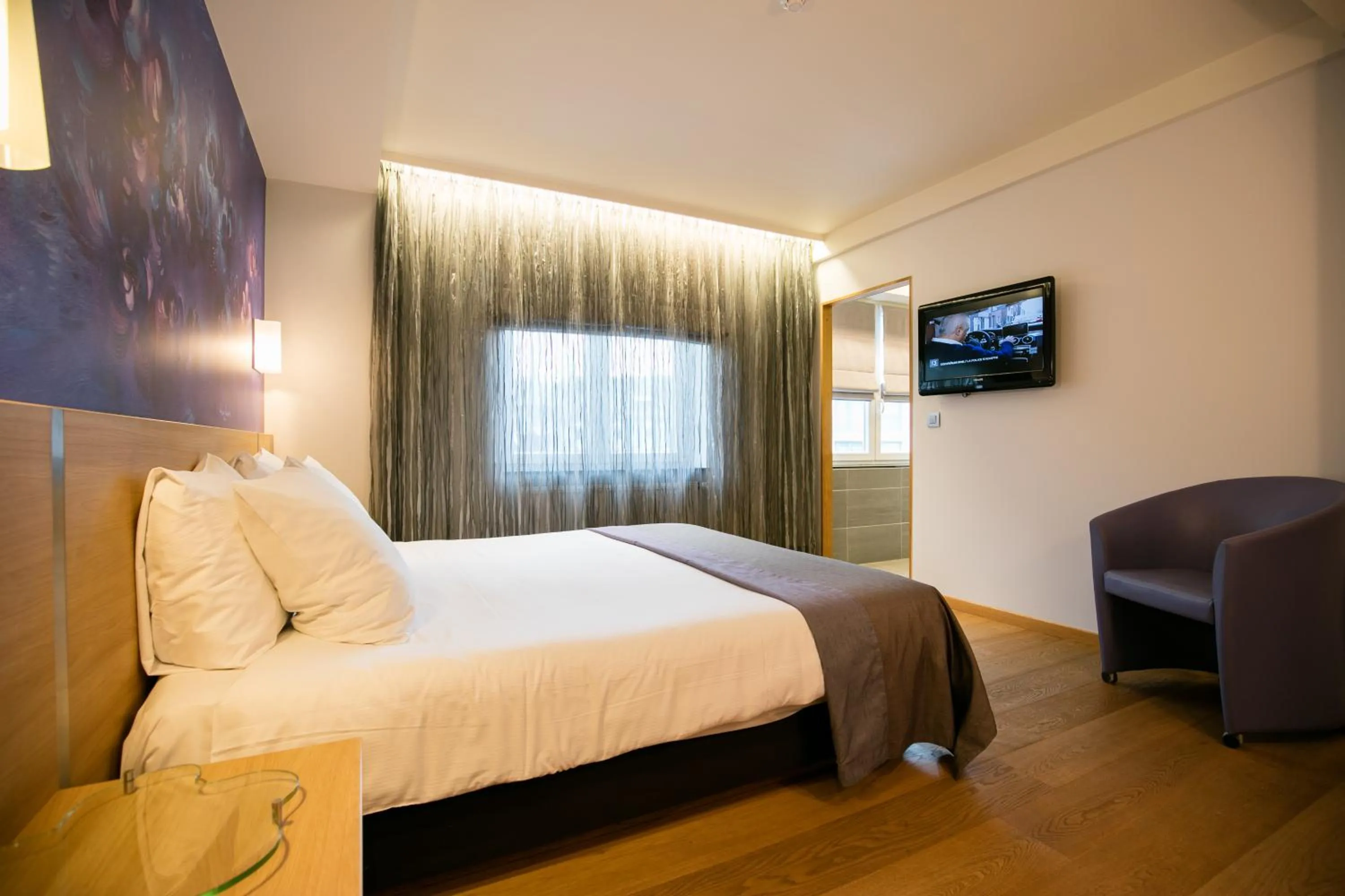 Bedroom, Bed in Hôtel-Restaurant L'Auberge