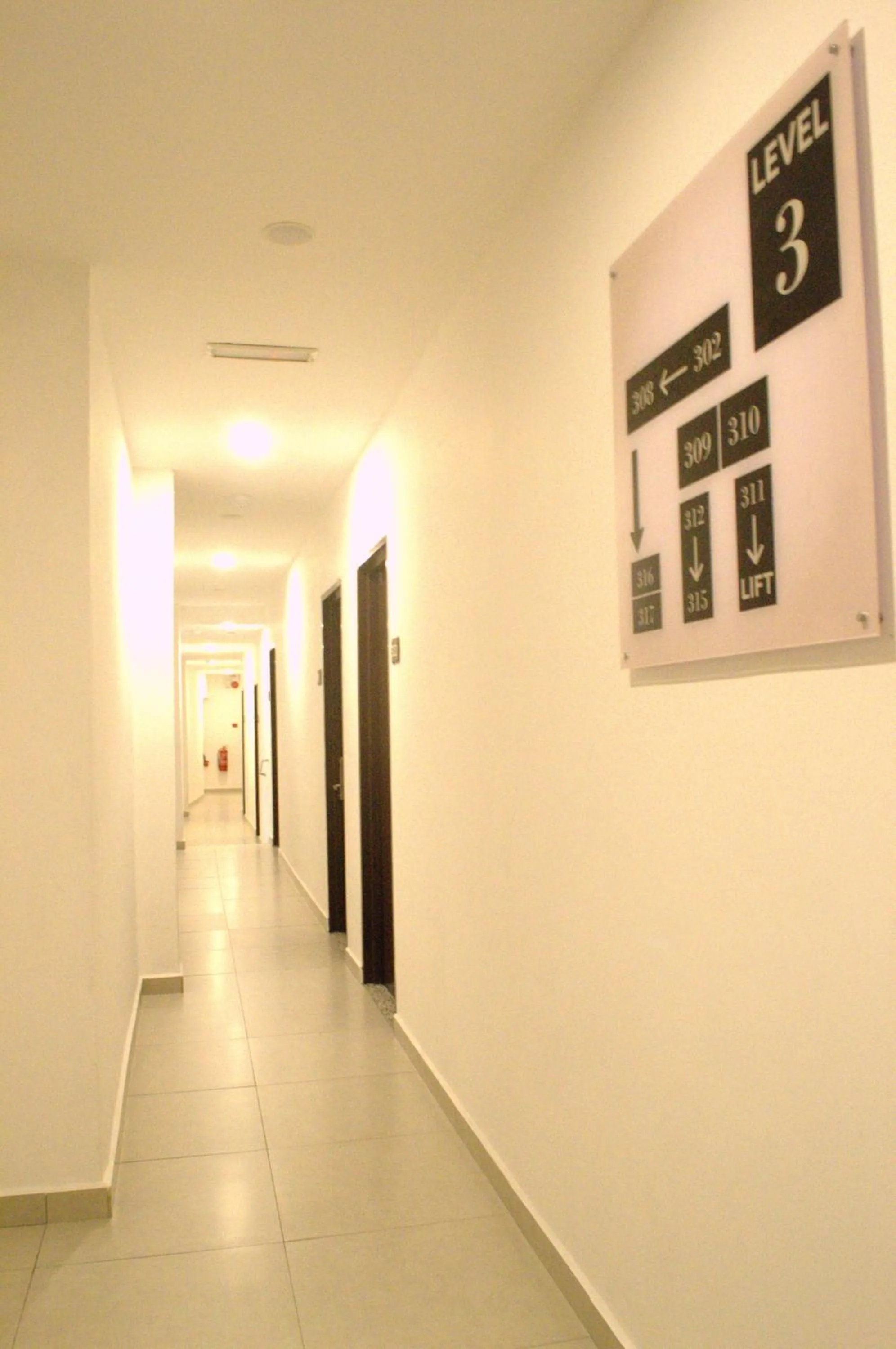 Property building in Hotel Cheqinn