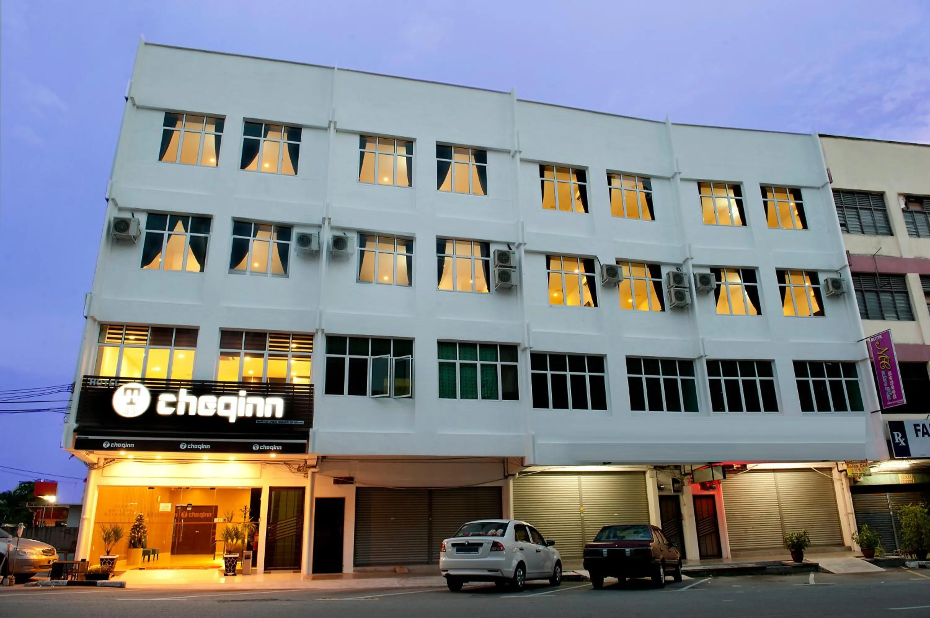 Facade/entrance in Hotel Cheqinn
