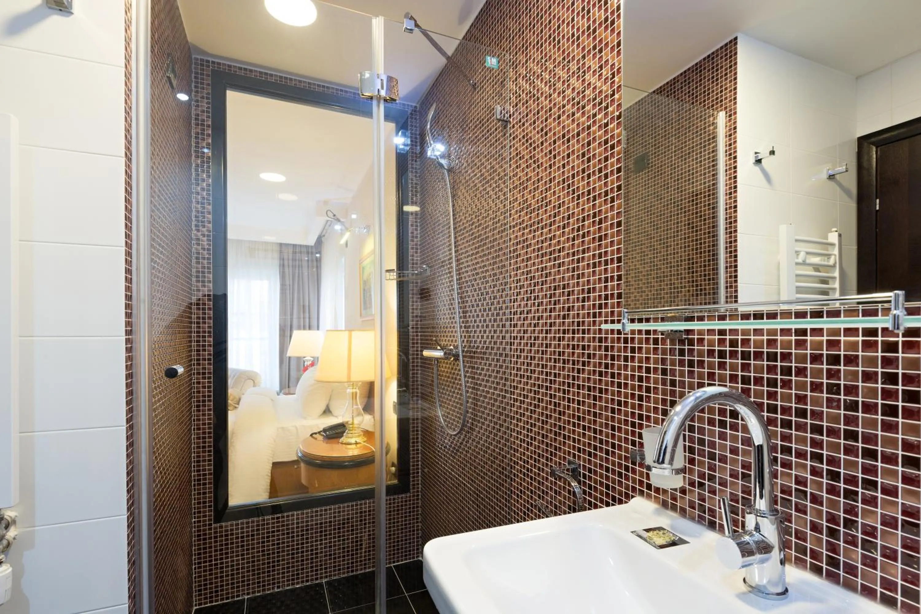 Bathroom in Hotel Sterling Garni