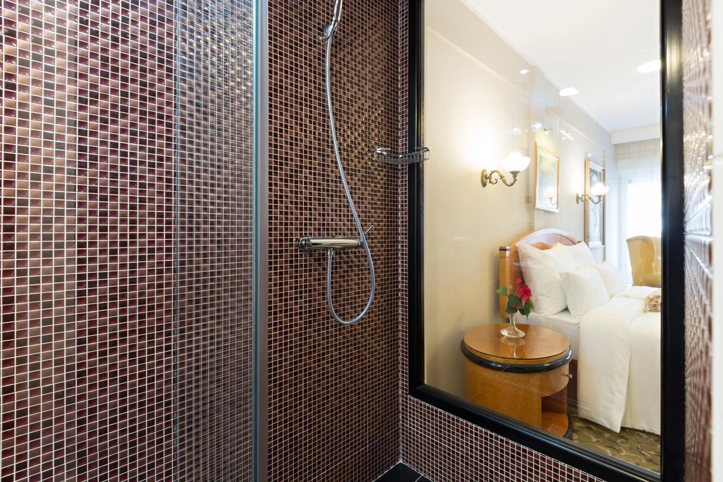 Bathroom in Hotel Sterling Garni